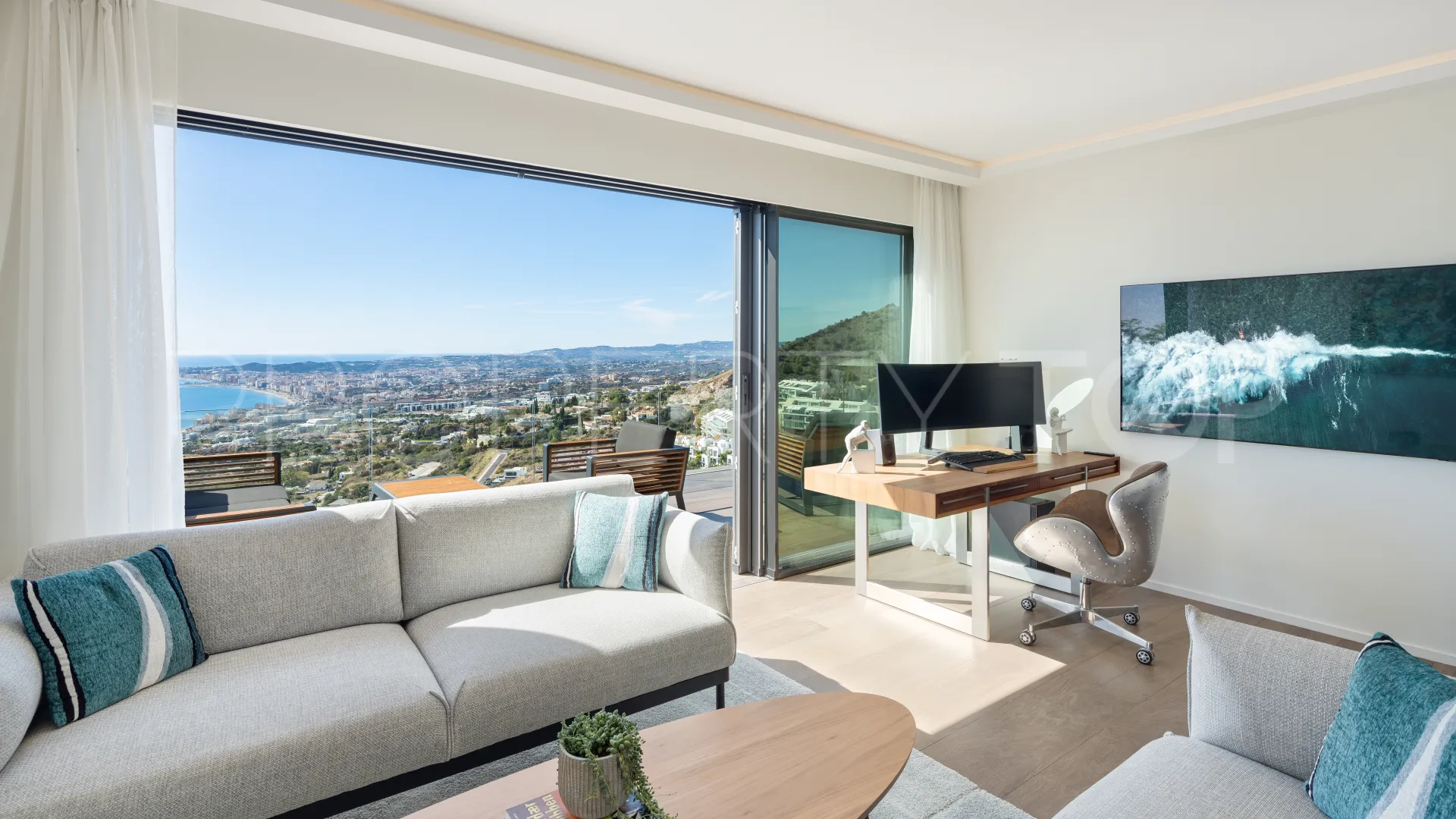 Villa en venta en Benalmadena