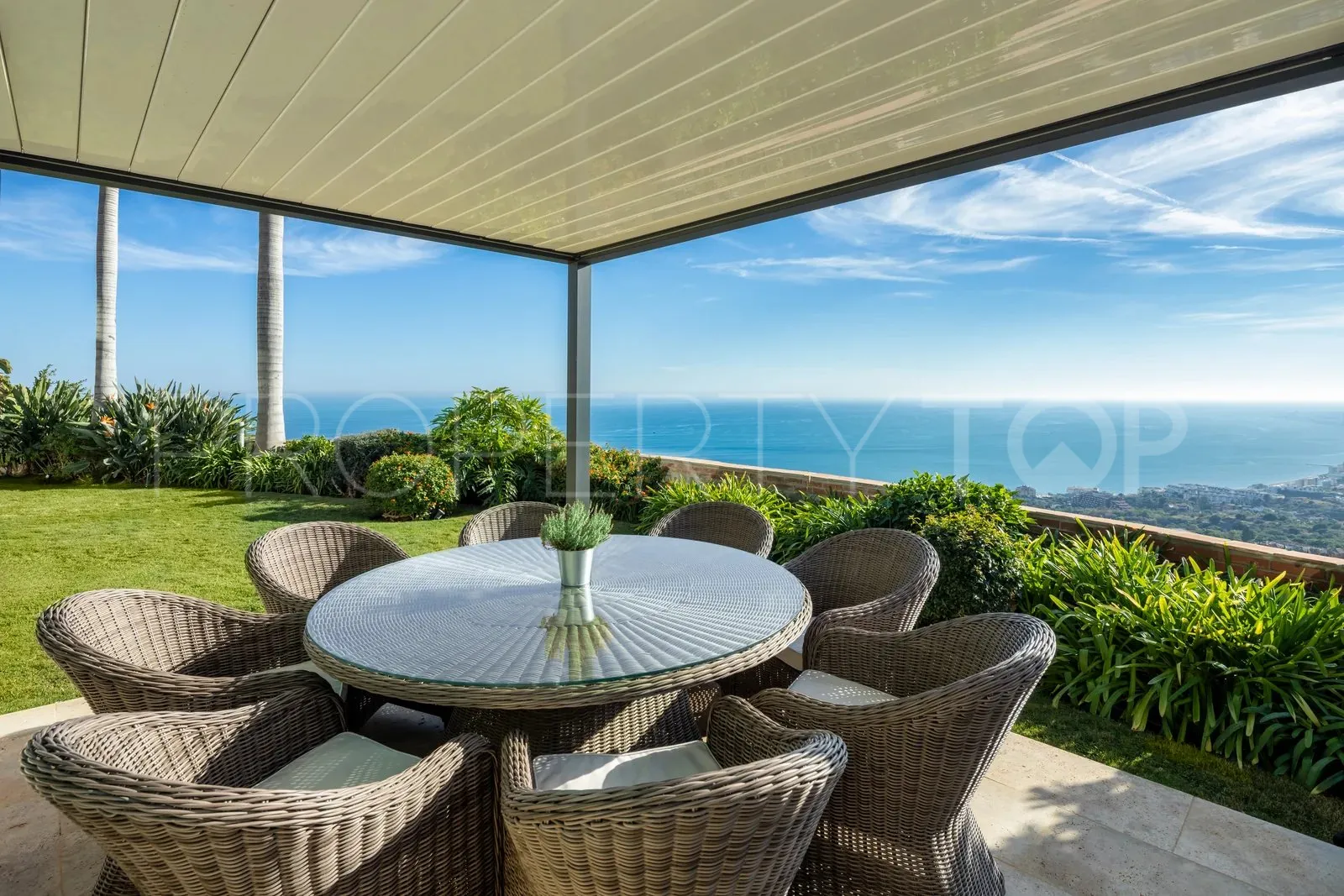 Villa en venta en Benalmadena