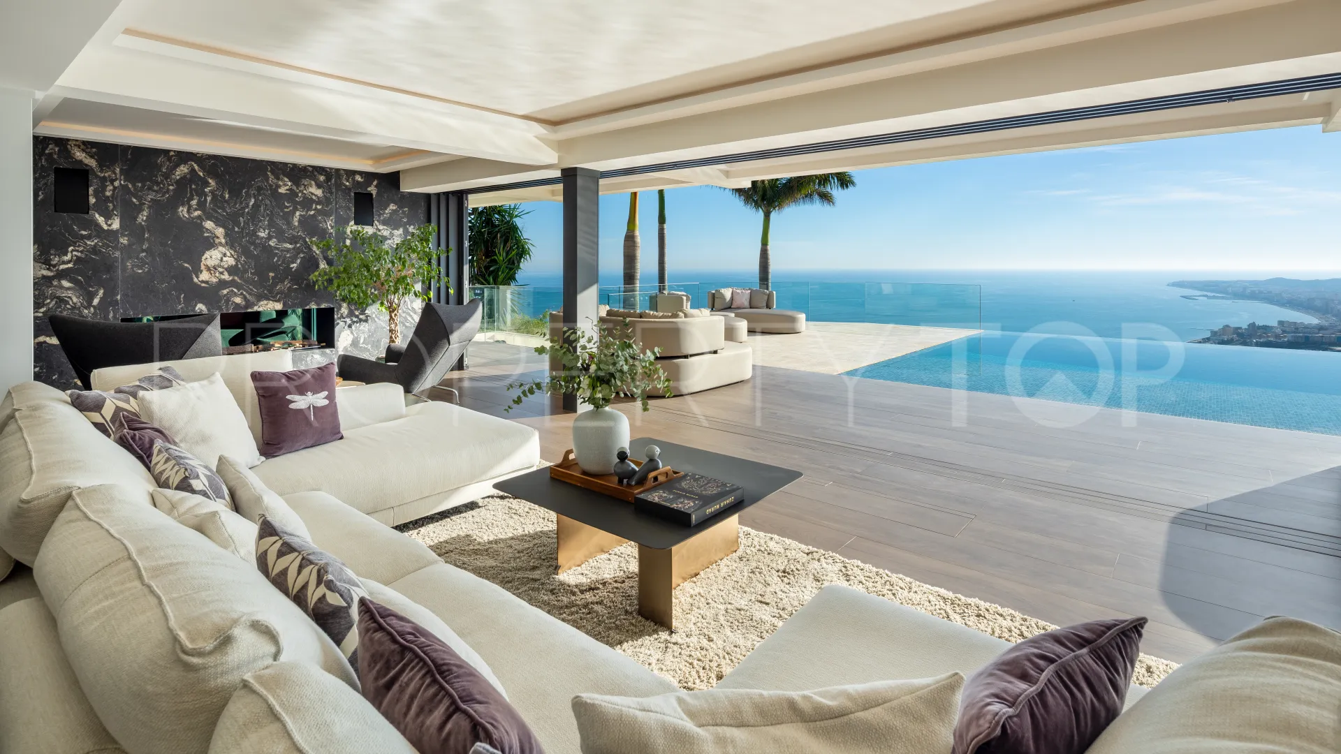Villa en venta en Benalmadena