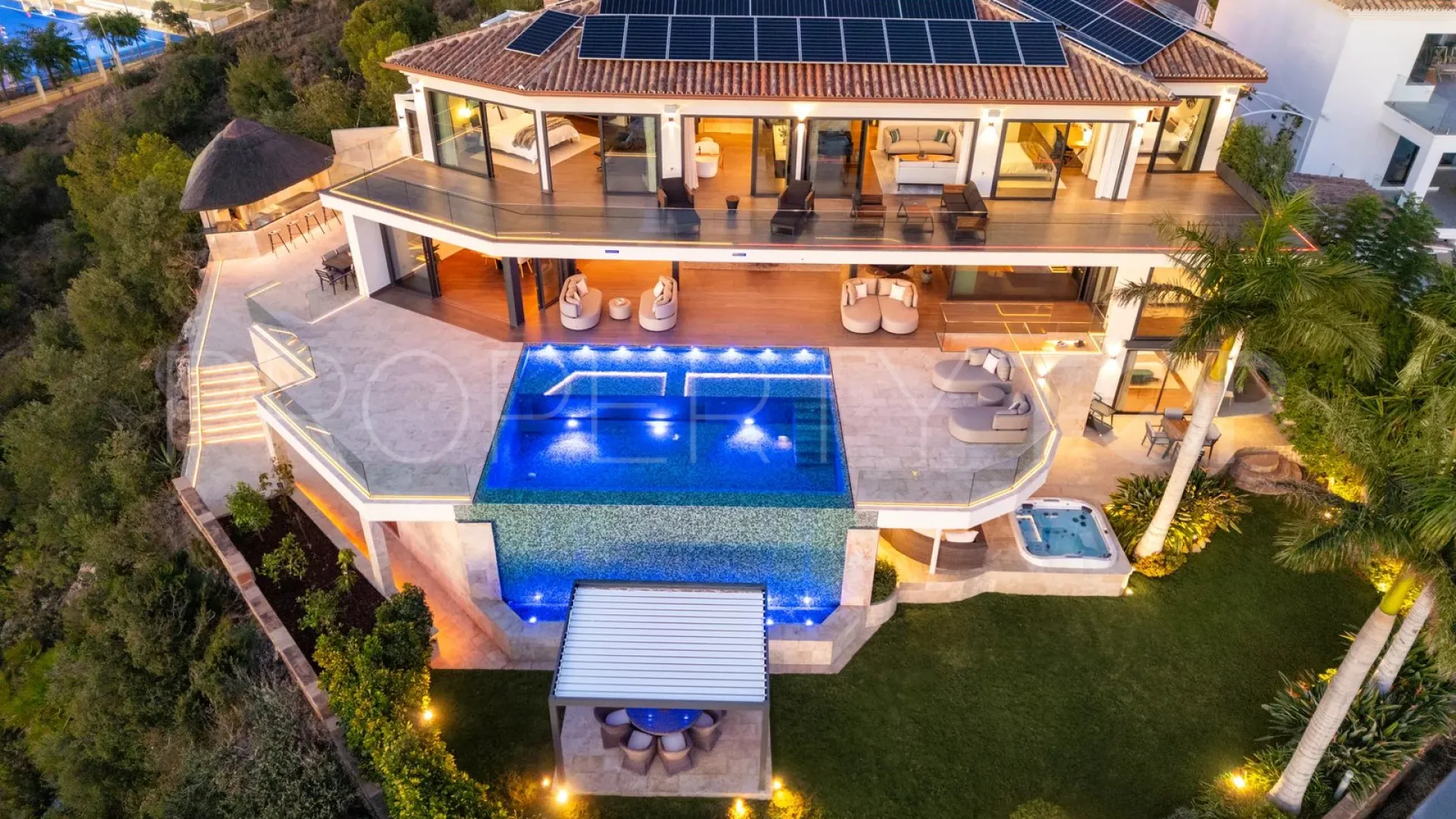 Villa en venta en Benalmadena