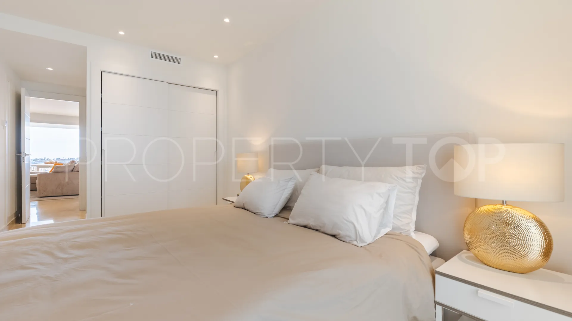 Se vende apartamento de 2 dormitorios en La Morelia de Marbella
