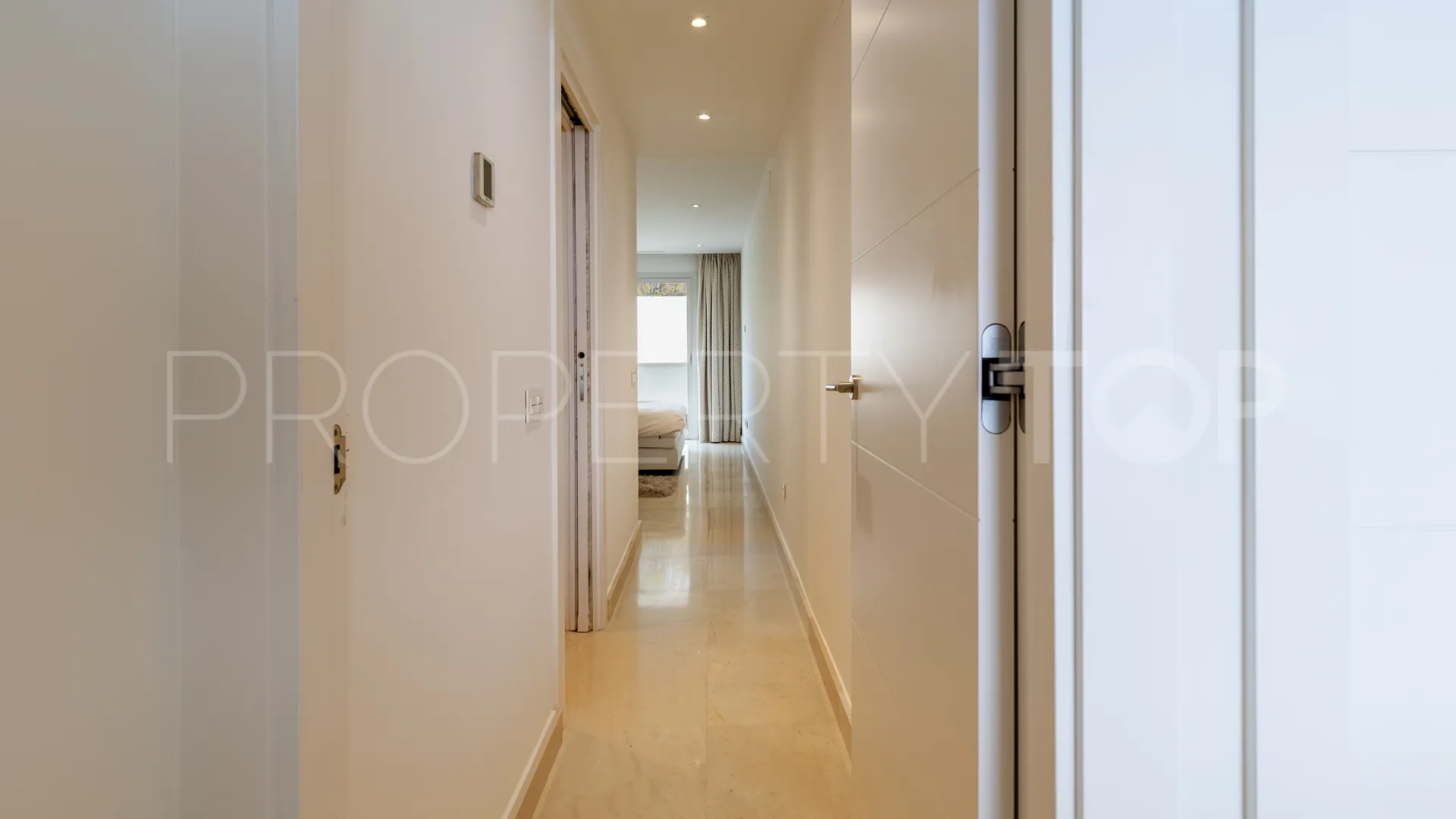 Se vende apartamento de 2 dormitorios en La Morelia de Marbella