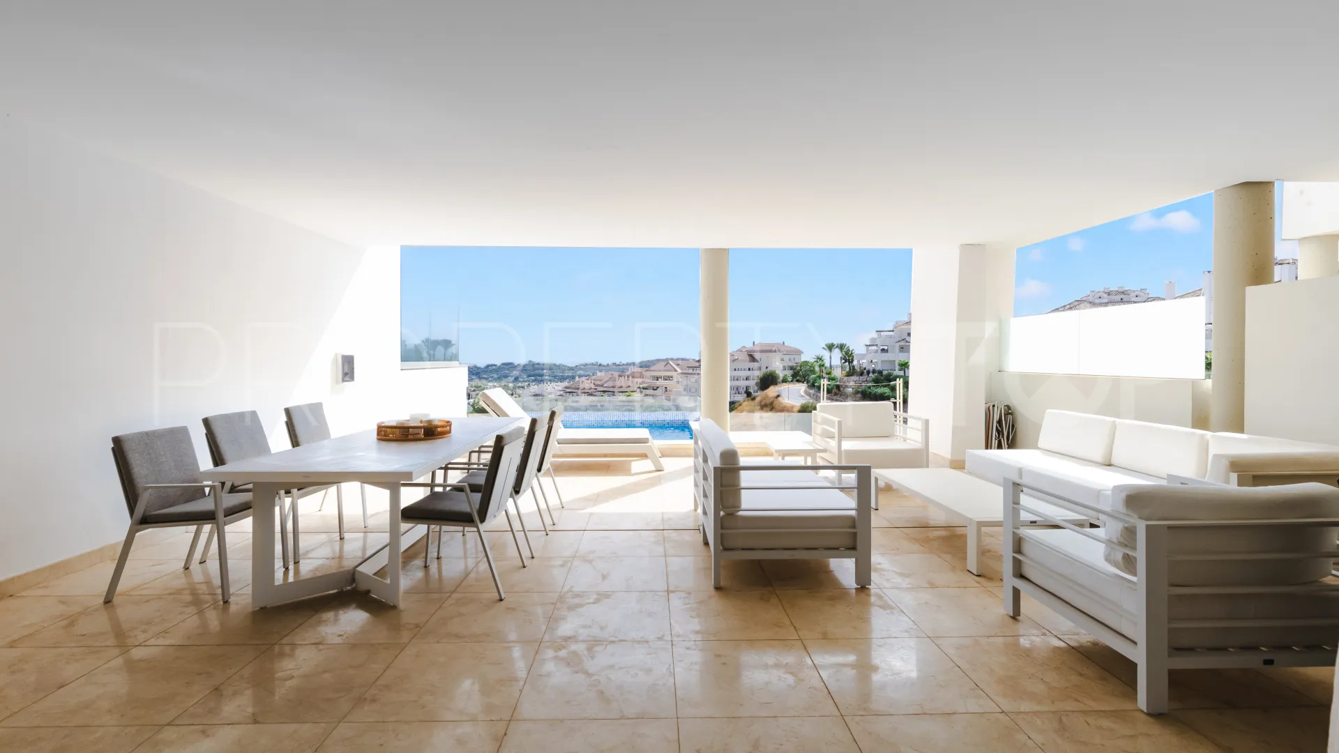 Se vende apartamento de 2 dormitorios en La Morelia de Marbella