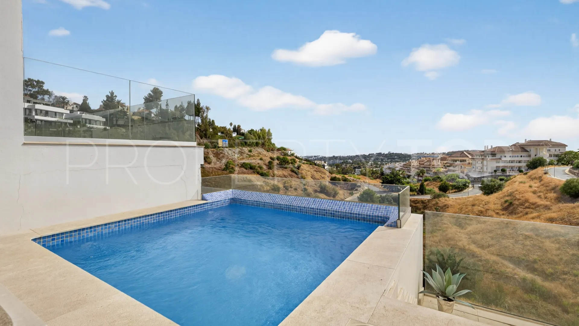 Se vende apartamento de 2 dormitorios en La Morelia de Marbella