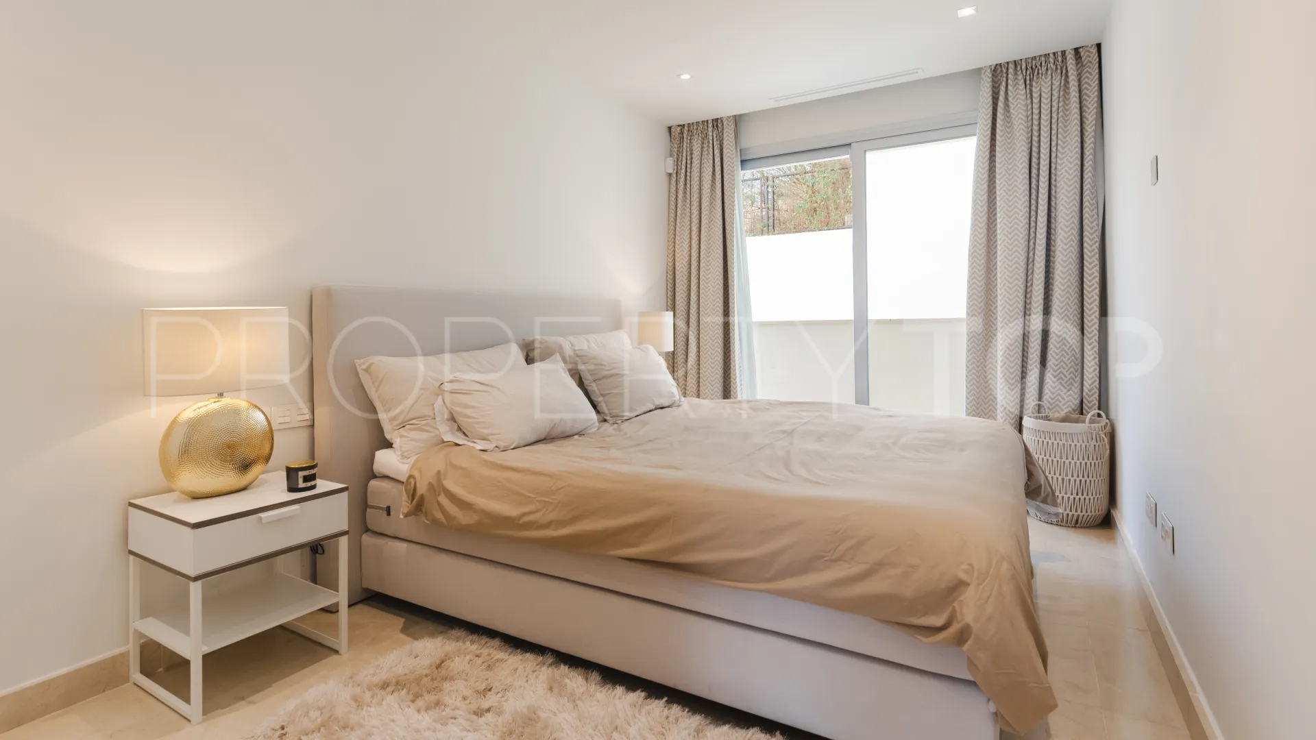 Se vende apartamento de 2 dormitorios en La Morelia de Marbella