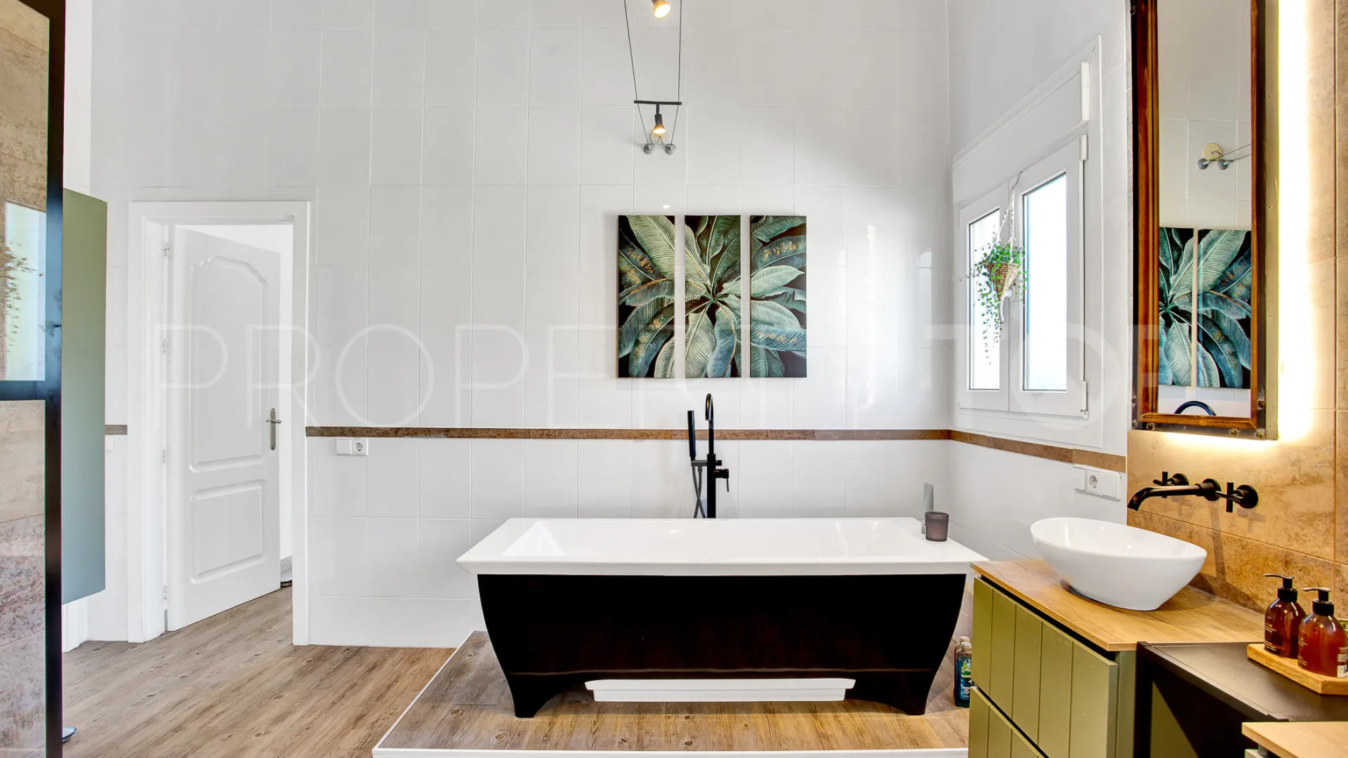 For sale villa with 6 bedrooms in Marbesa