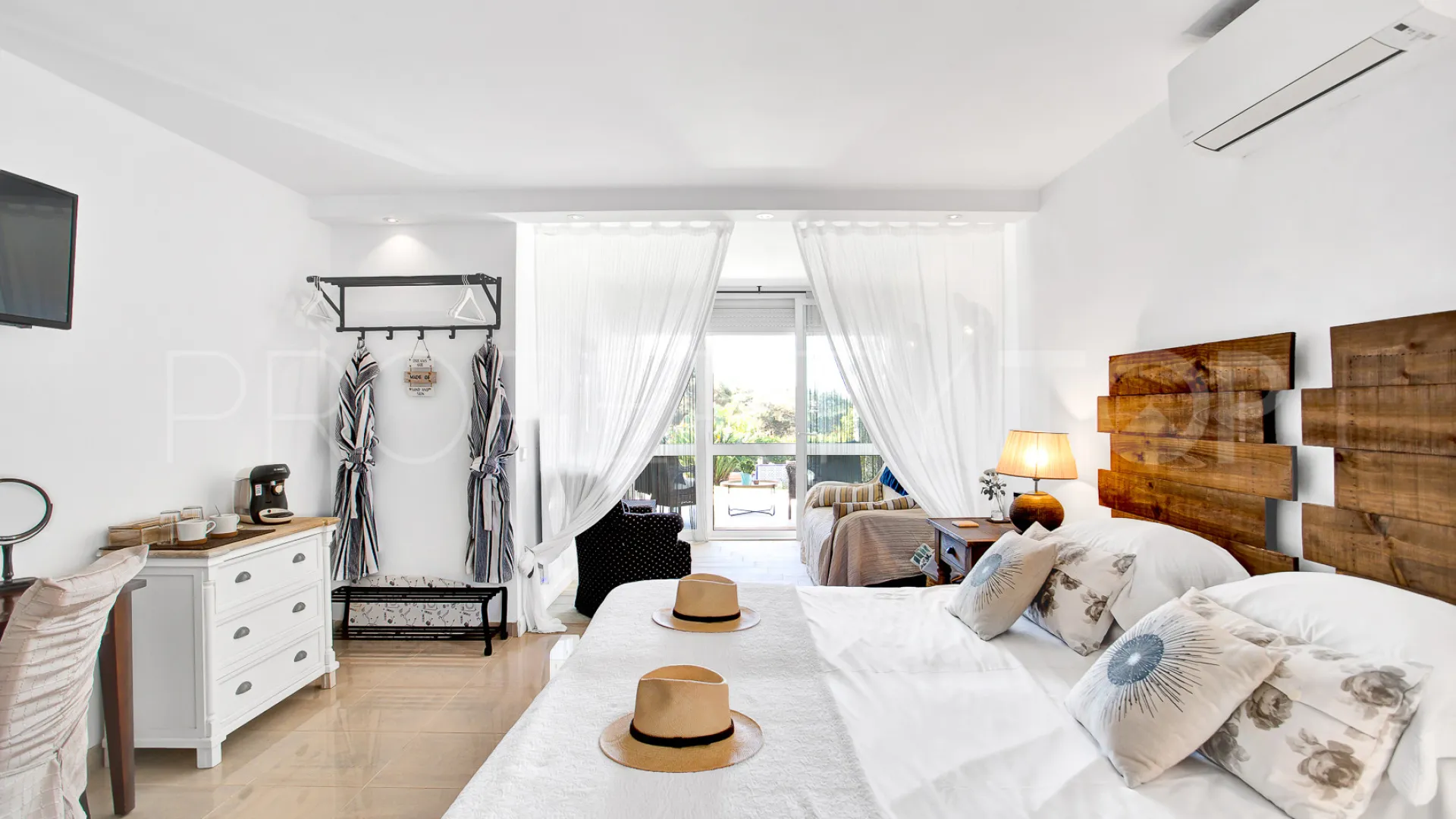 For sale villa with 6 bedrooms in Marbesa