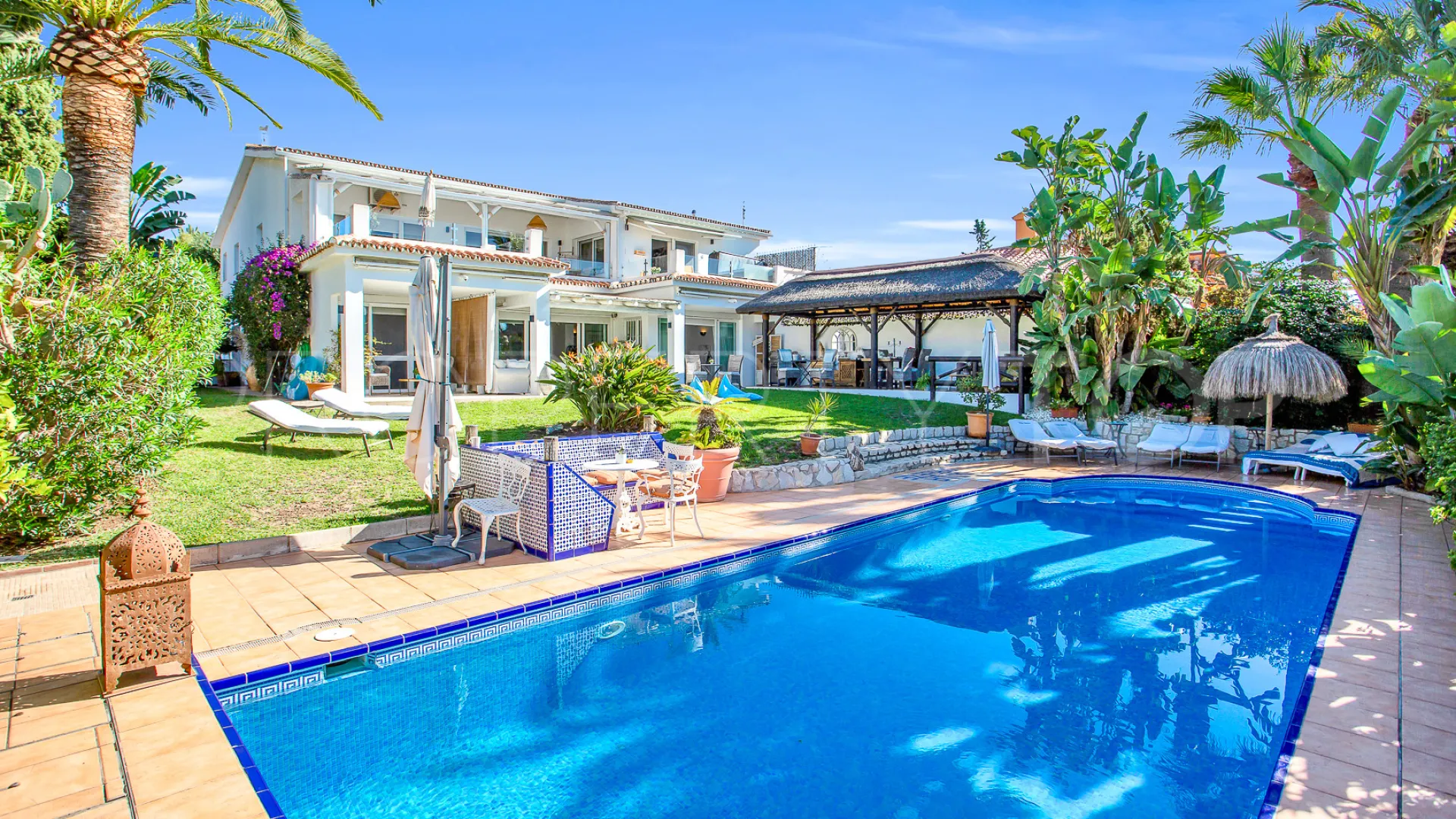 For sale villa with 6 bedrooms in Marbesa