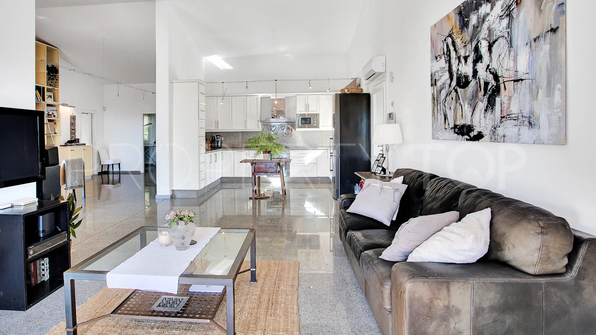 For sale villa with 6 bedrooms in Marbesa
