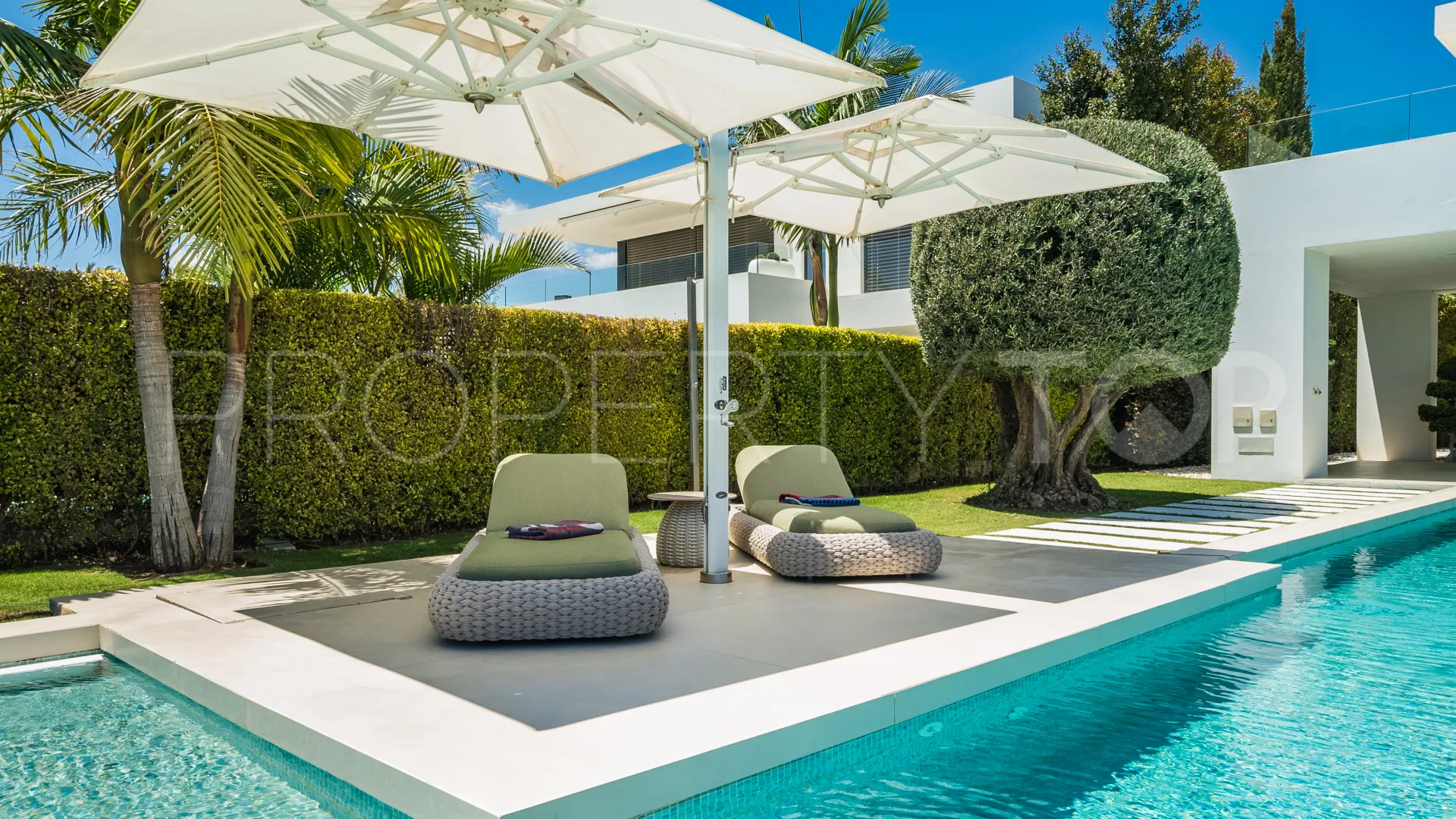 For sale villa with 5 bedrooms in Las Lomas del Marbella Club