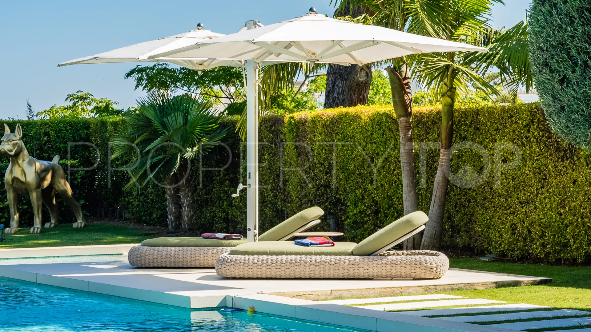 For sale villa with 5 bedrooms in Las Lomas del Marbella Club