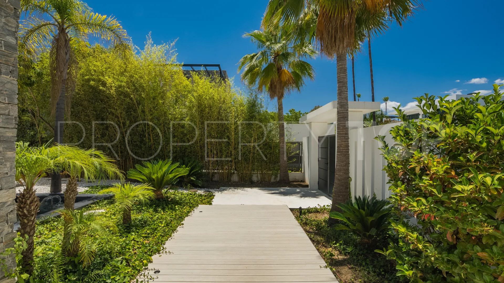 For sale villa with 5 bedrooms in Las Lomas del Marbella Club