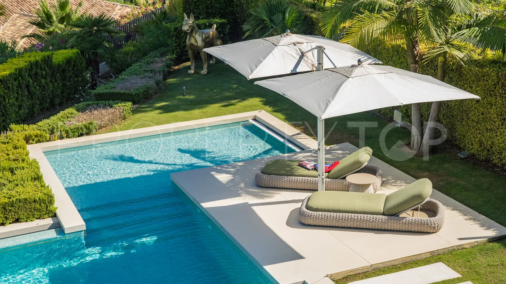 For sale villa with 5 bedrooms in Las Lomas del Marbella Club