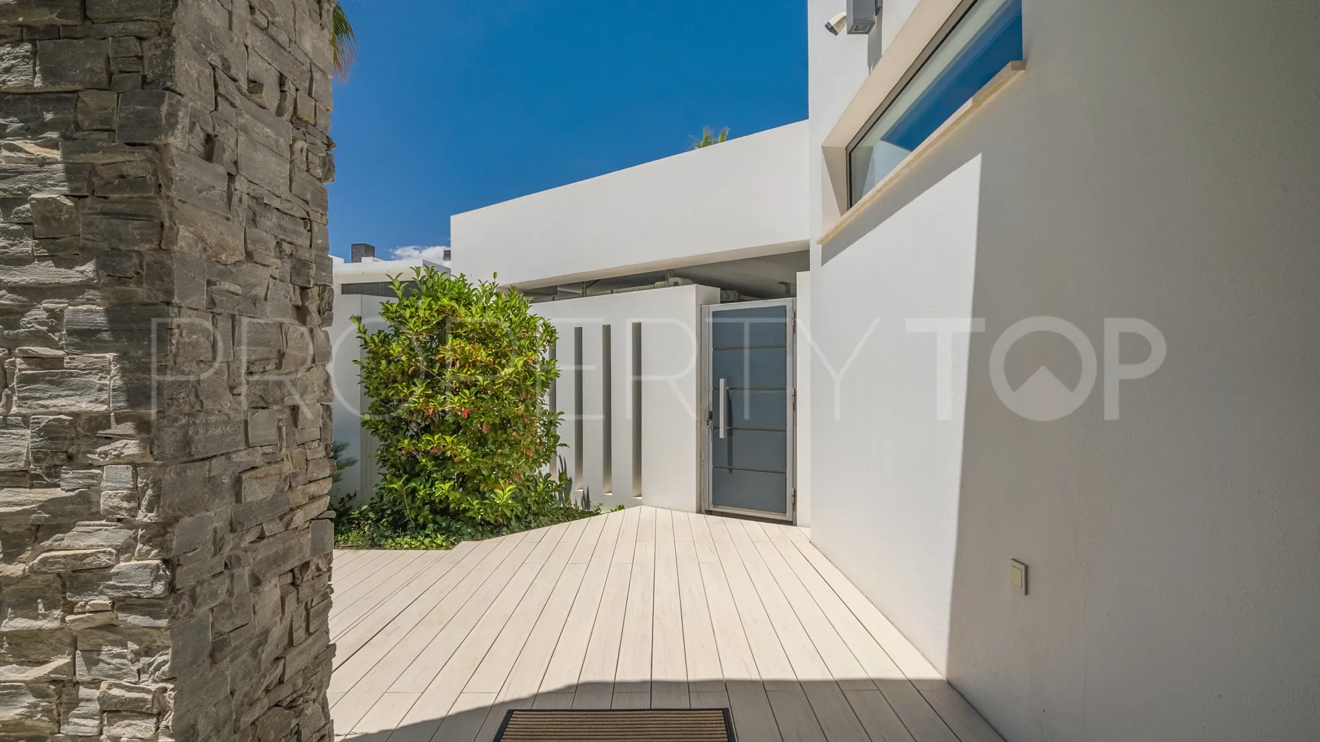 For sale villa with 5 bedrooms in Las Lomas del Marbella Club