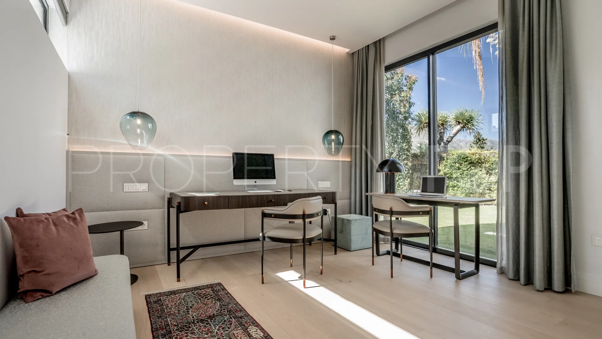 For sale villa with 5 bedrooms in Las Lomas del Marbella Club
