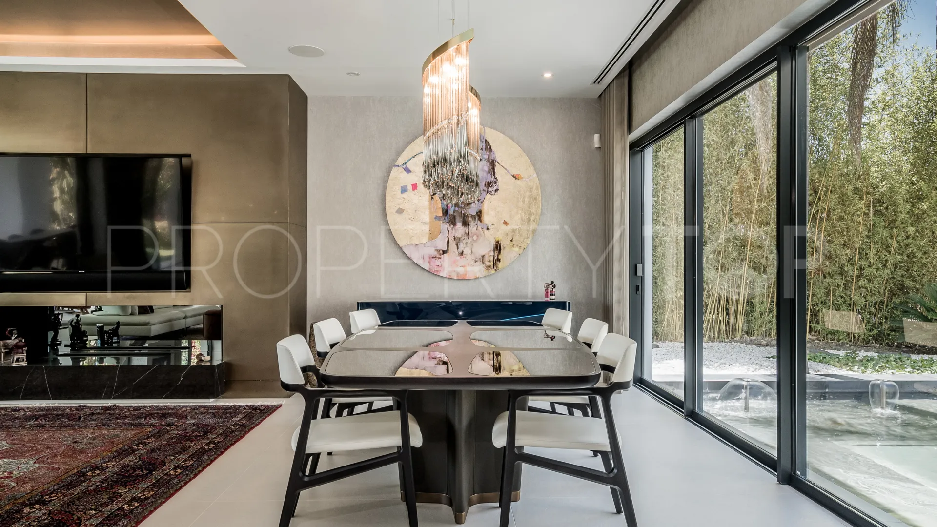 For sale villa with 5 bedrooms in Las Lomas del Marbella Club