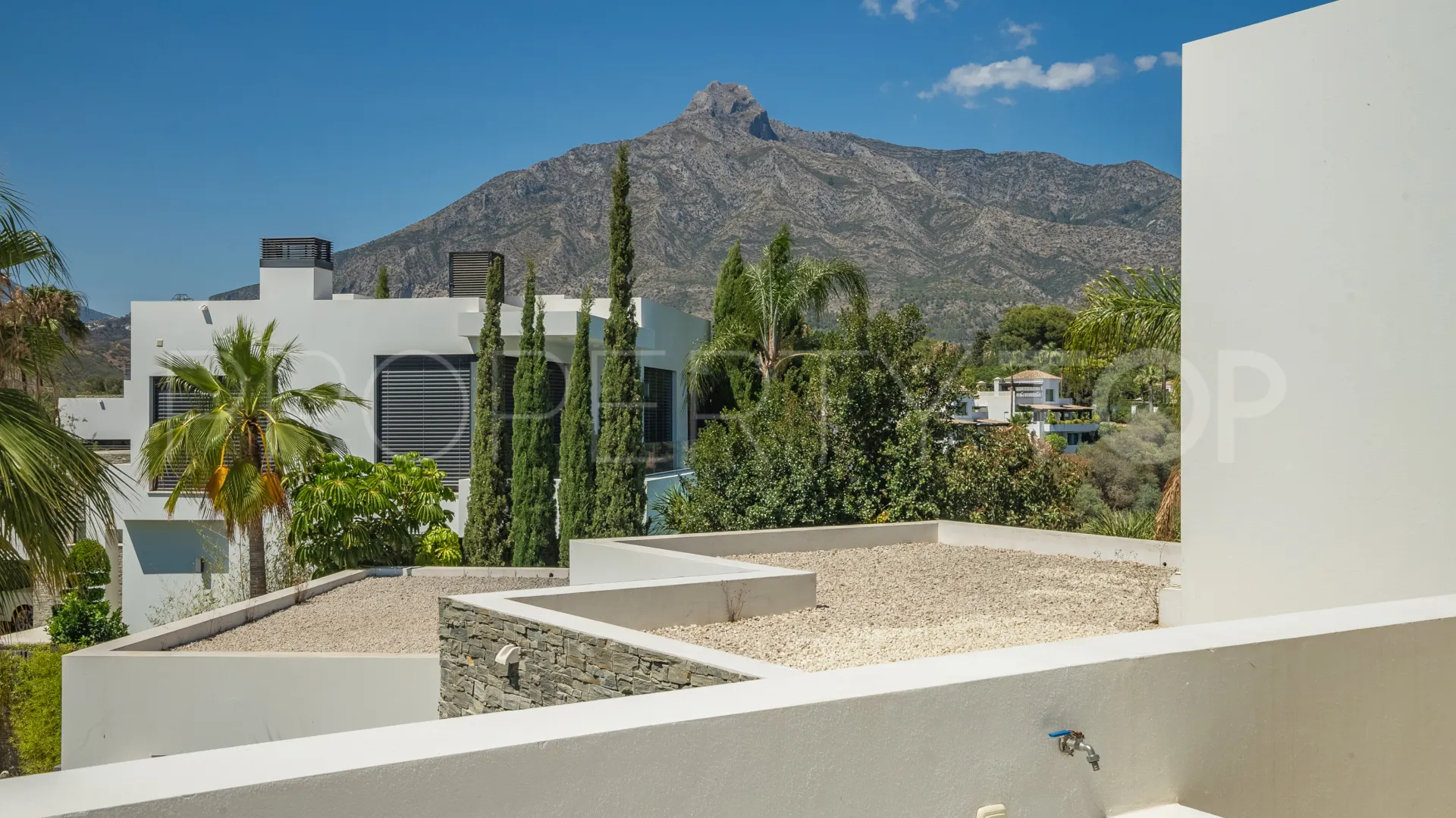 For sale villa with 5 bedrooms in Las Lomas del Marbella Club