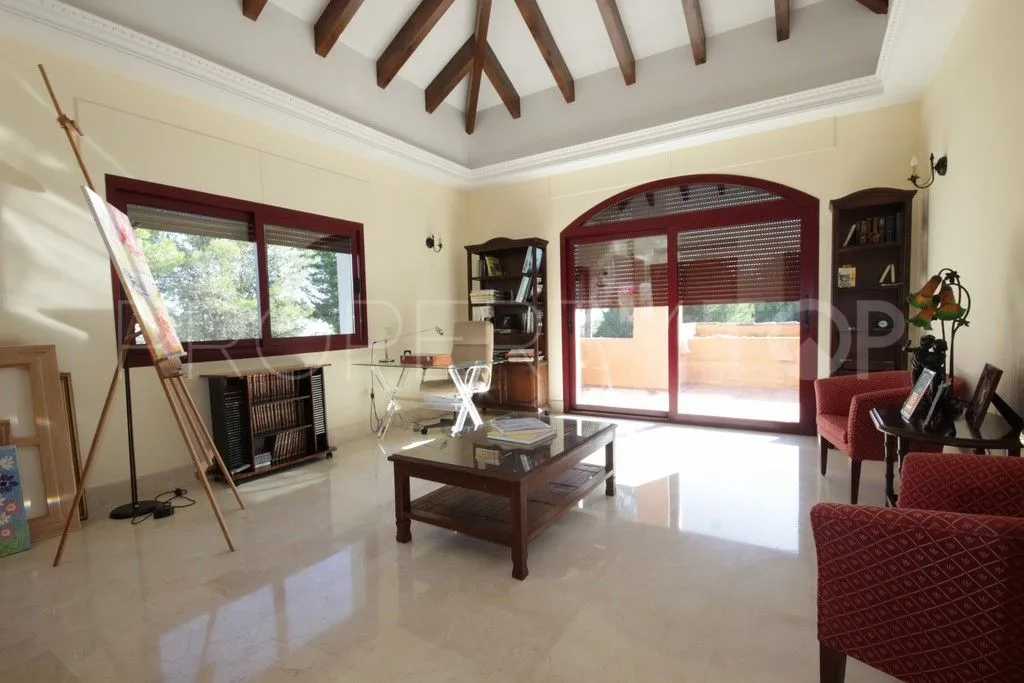 5 bedrooms villa for sale in Altos Reales