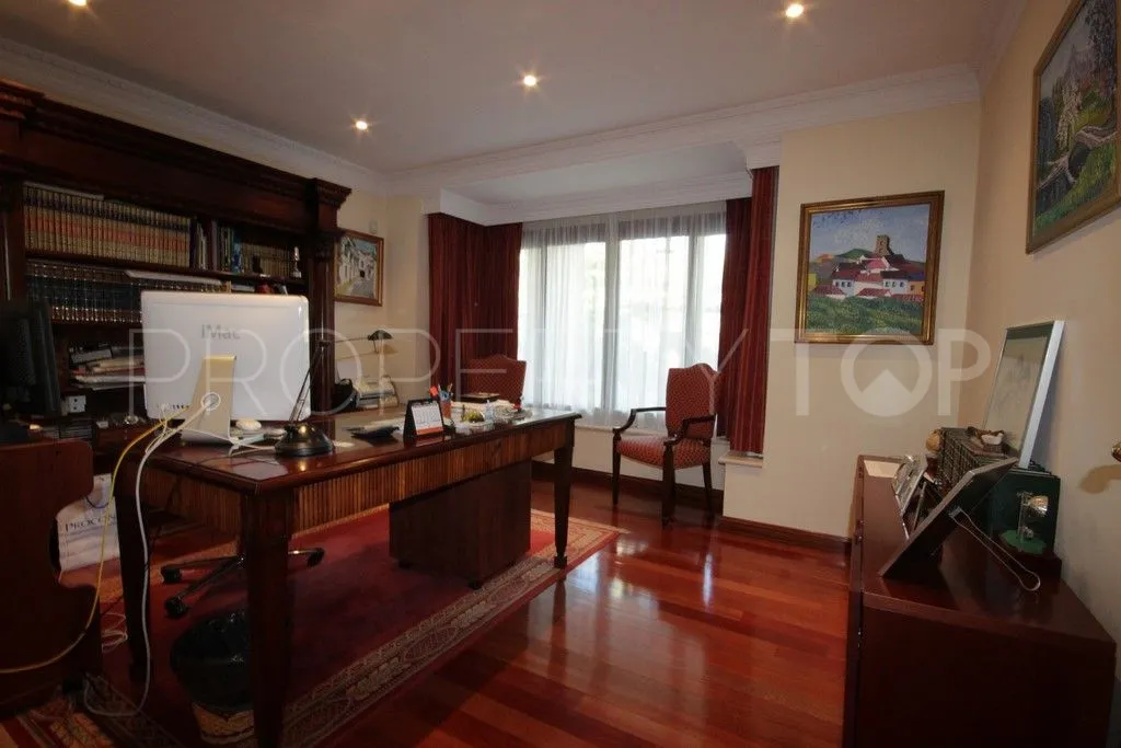 5 bedrooms villa for sale in Altos Reales