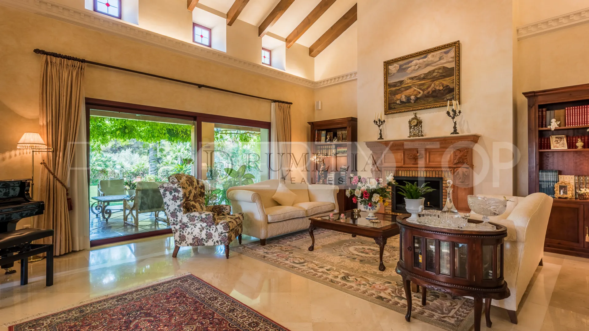 5 bedrooms villa for sale in Altos Reales
