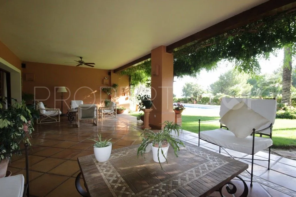 5 bedrooms villa for sale in Altos Reales