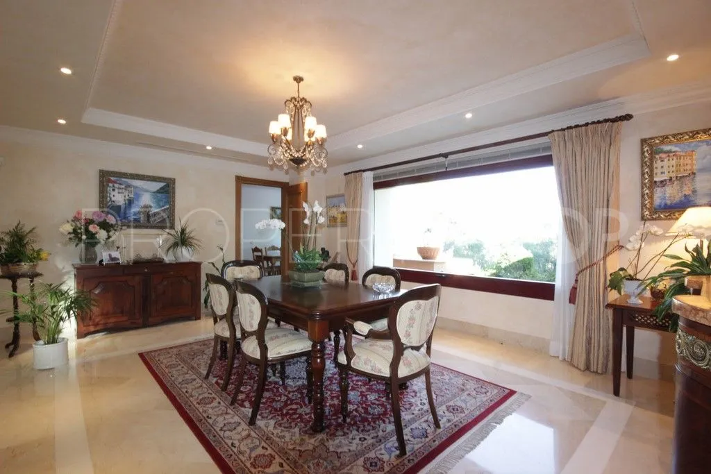 5 bedrooms villa for sale in Altos Reales