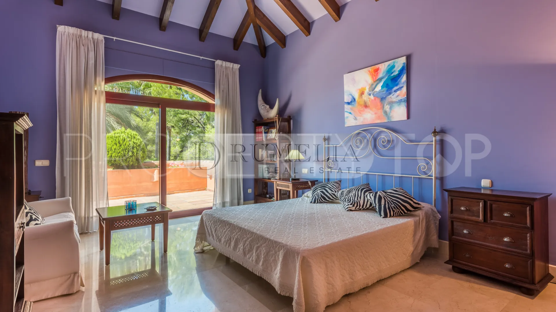 5 bedrooms villa for sale in Altos Reales