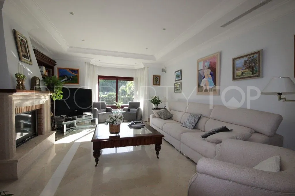 5 bedrooms villa for sale in Altos Reales
