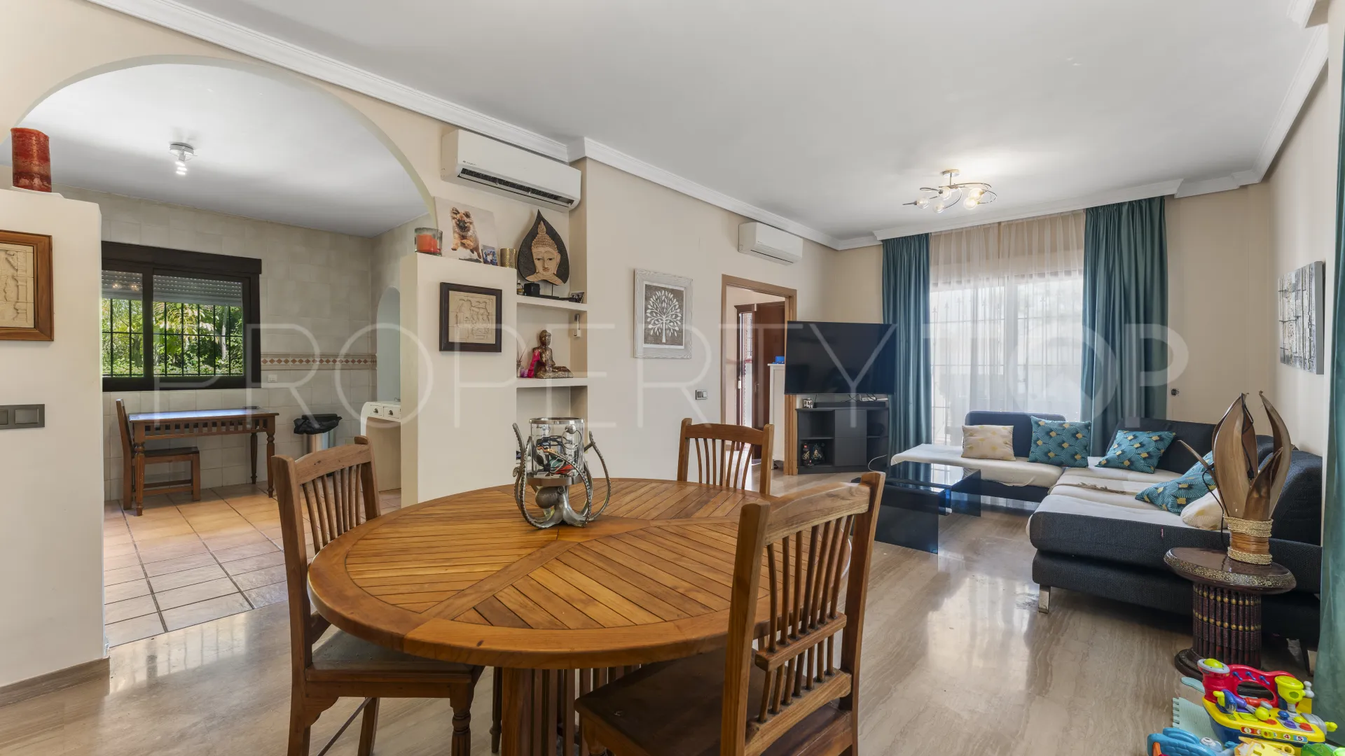 Villa for sale in Casasola