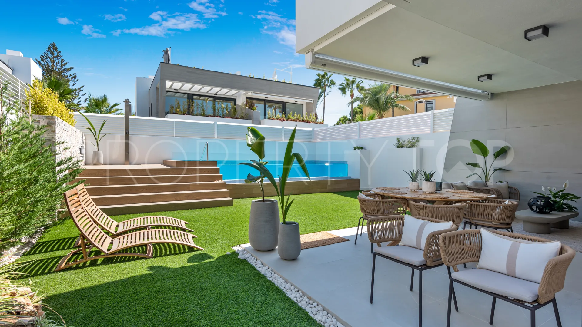 Adosado en venta en Marbella - Puerto Banus con 5 dormitorios