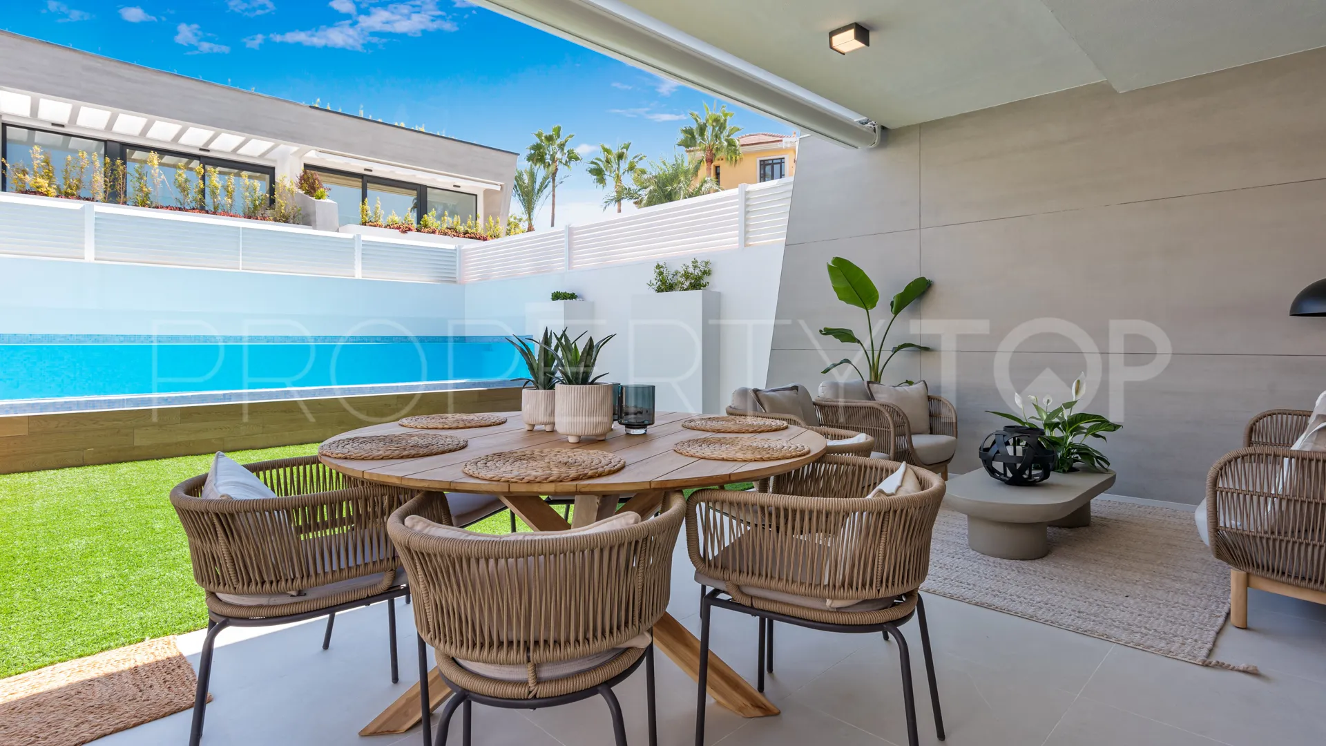 Adosado en venta en Marbella - Puerto Banus con 5 dormitorios