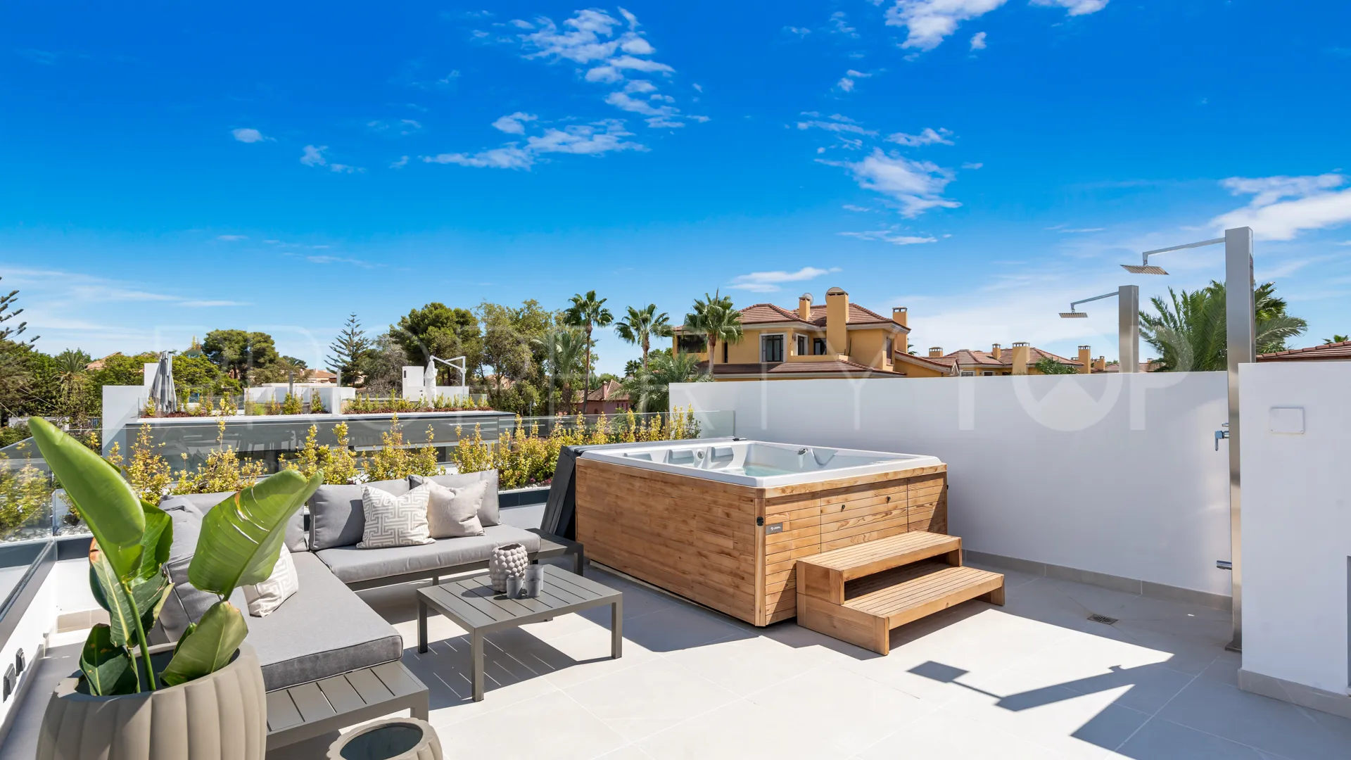 Adosado en venta en Marbella - Puerto Banus con 5 dormitorios