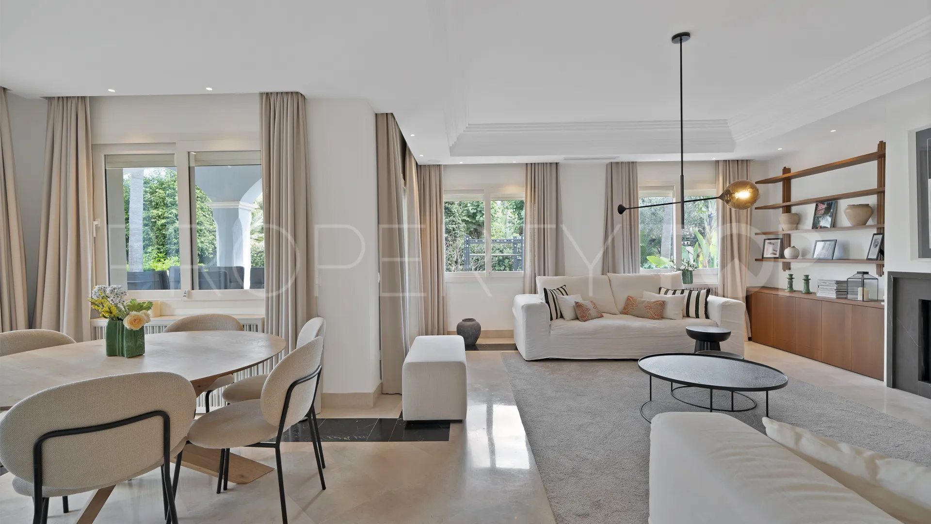 Villa for sale in Marbella - Puerto Banus with 7 bedrooms