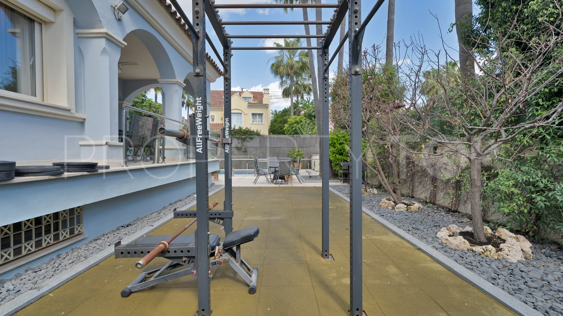 Villa for sale in Marbella - Puerto Banus with 7 bedrooms