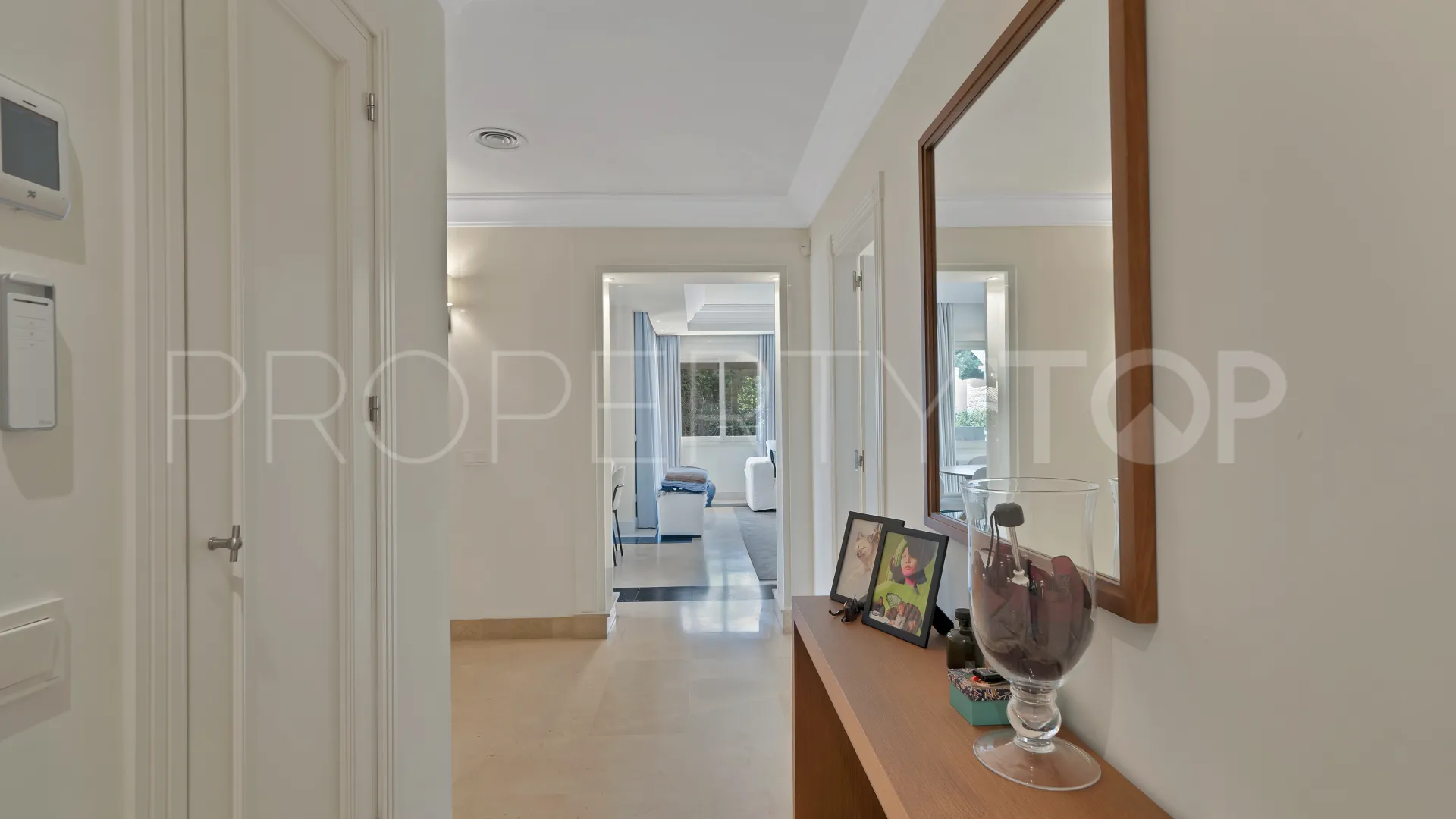 Villa for sale in Marbella - Puerto Banus with 7 bedrooms