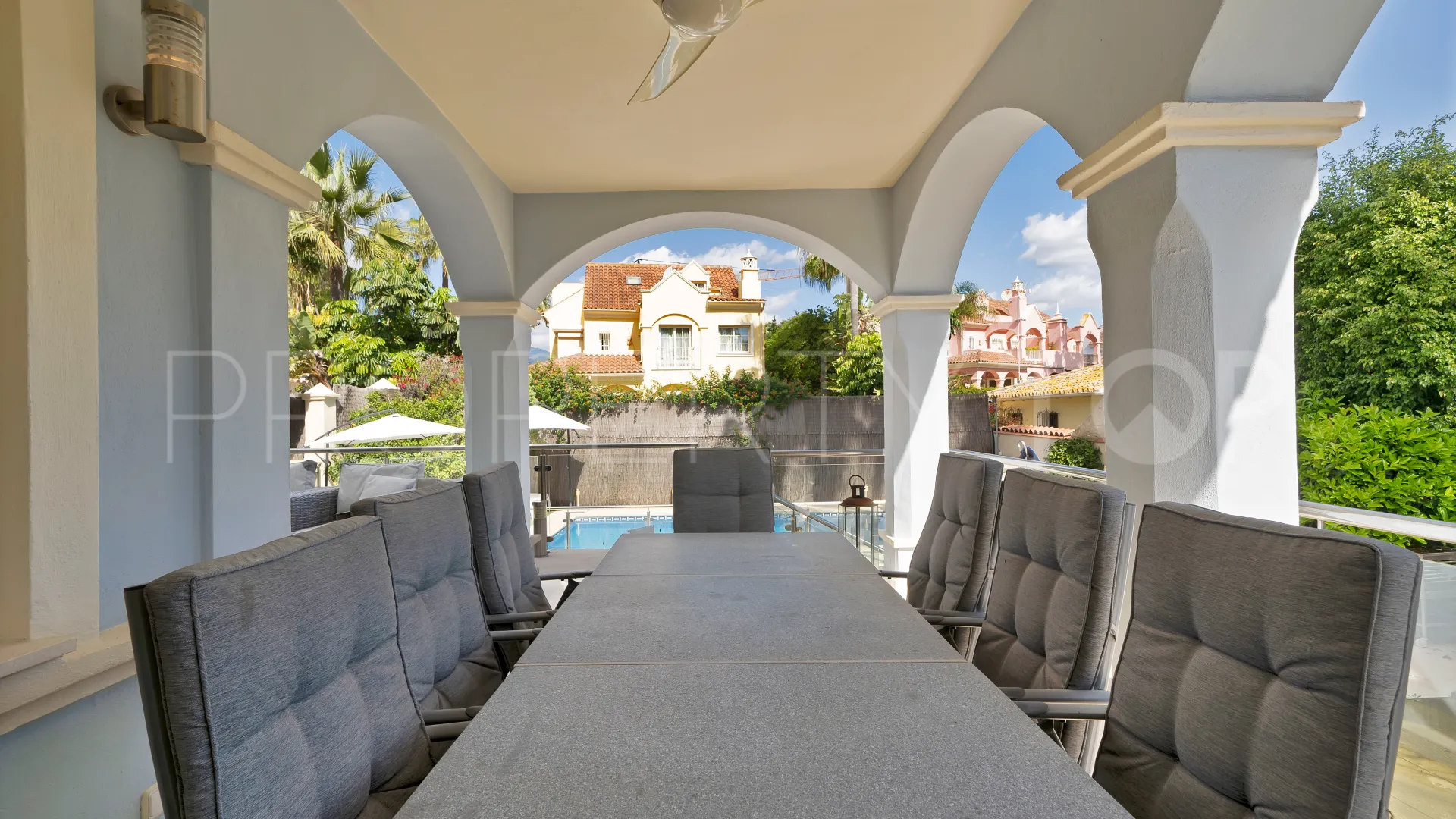 Villa for sale in Marbella - Puerto Banus with 7 bedrooms
