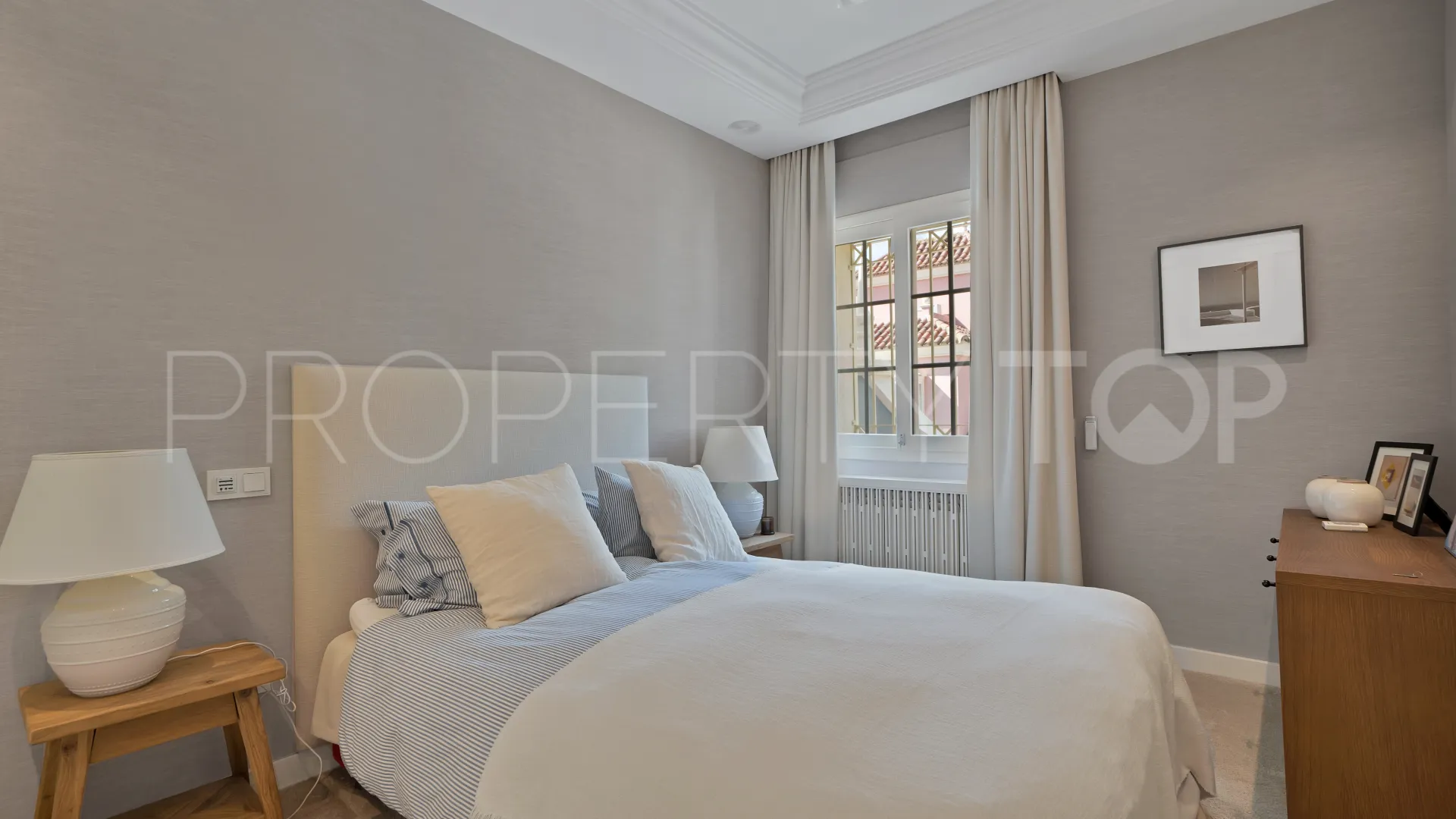 Villa for sale in Marbella - Puerto Banus with 7 bedrooms