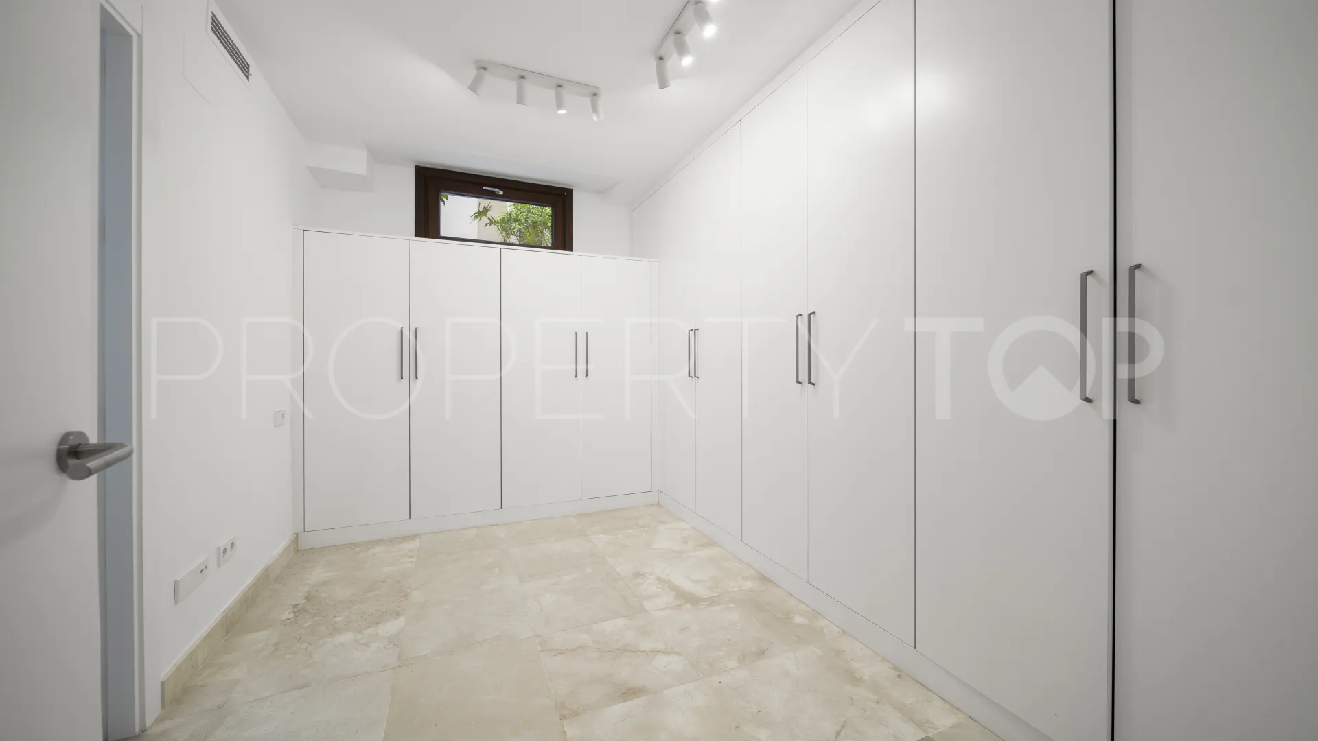7 bedrooms La Capellania town house for sale