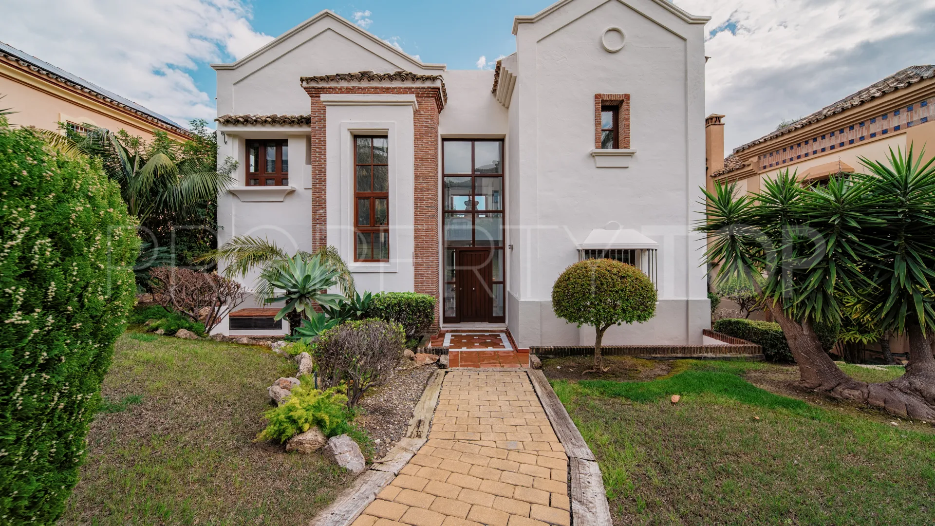 7 bedrooms La Capellania town house for sale