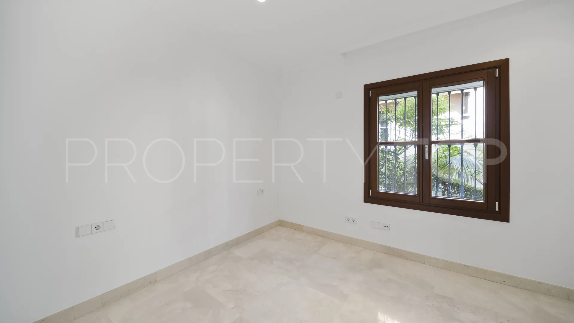 7 bedrooms La Capellania town house for sale