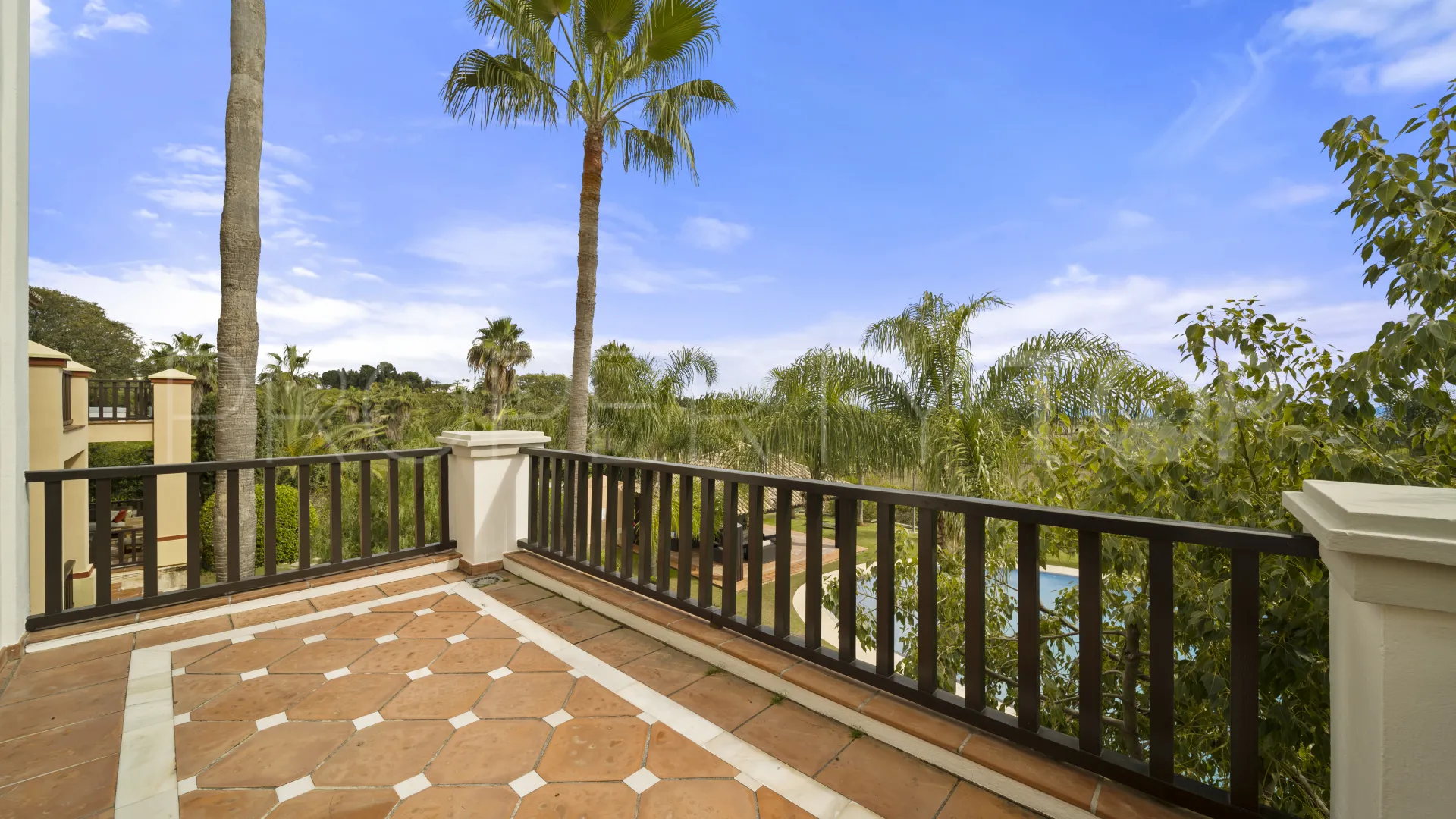 7 bedrooms La Capellania town house for sale