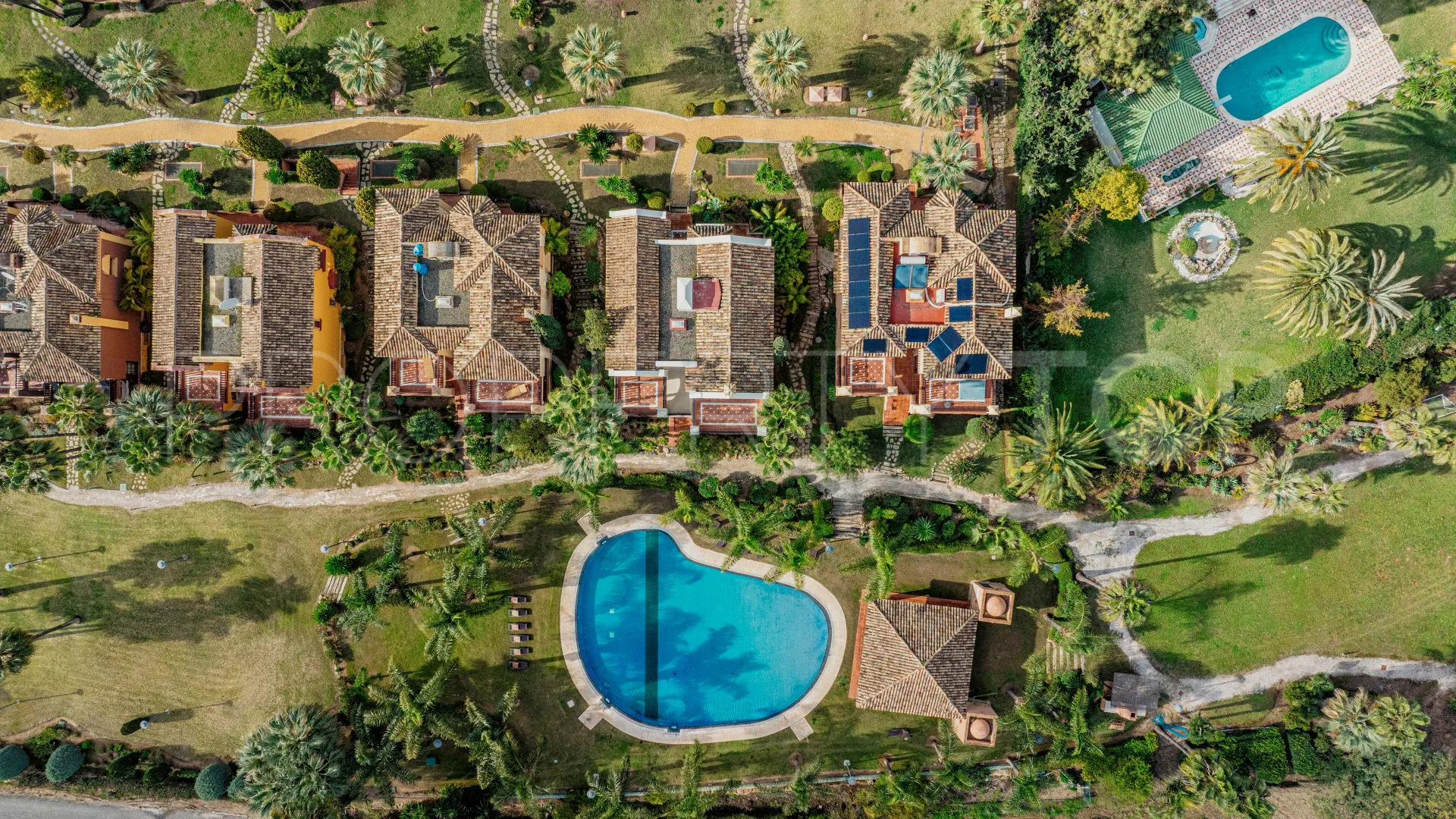 7 bedrooms La Capellania town house for sale