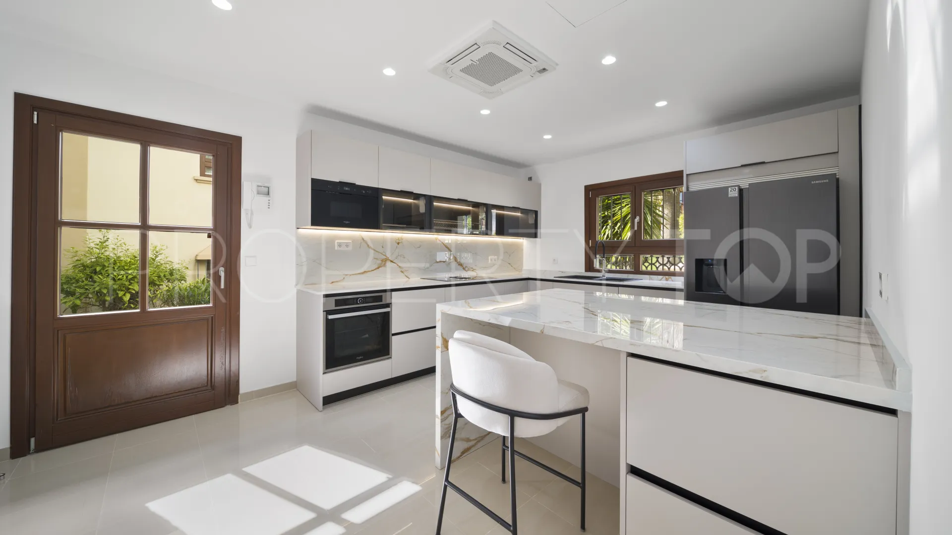 7 bedrooms La Capellania town house for sale