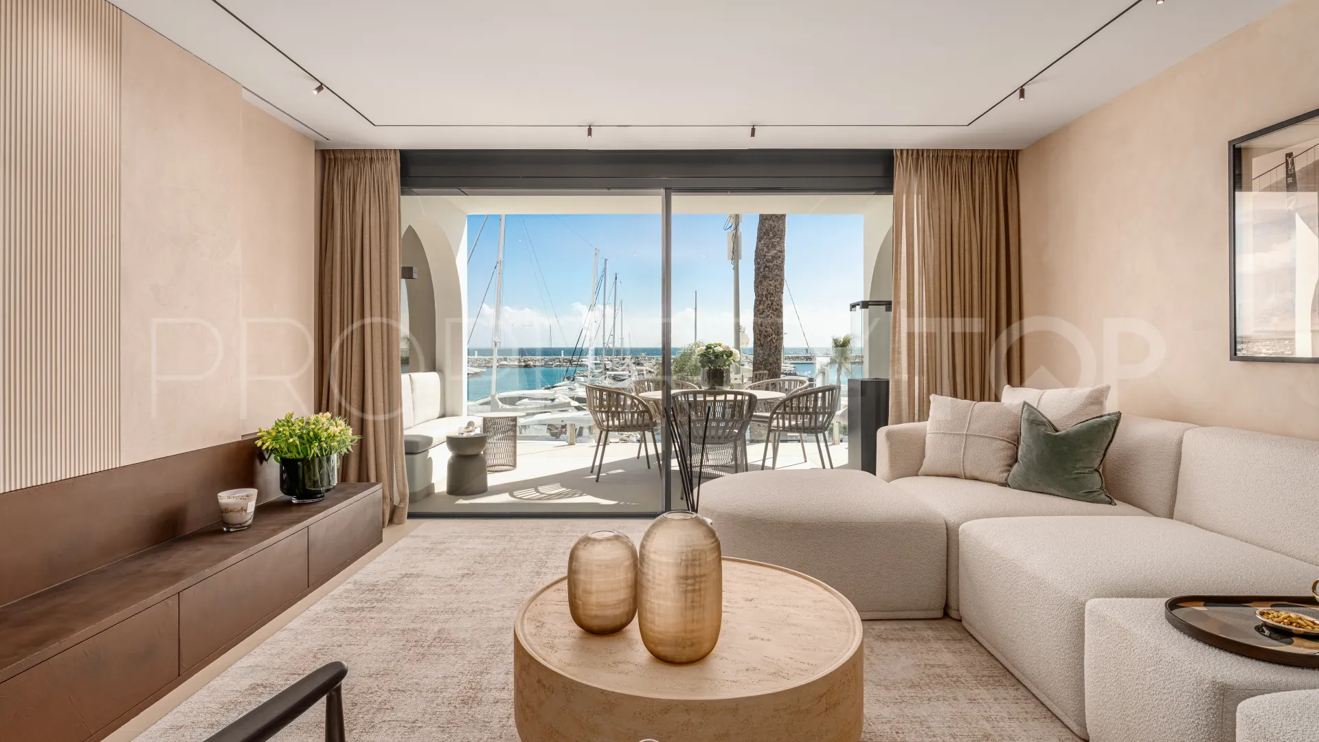 Se vende apartamento de 3 dormitorios en Marbella - Puerto Banus