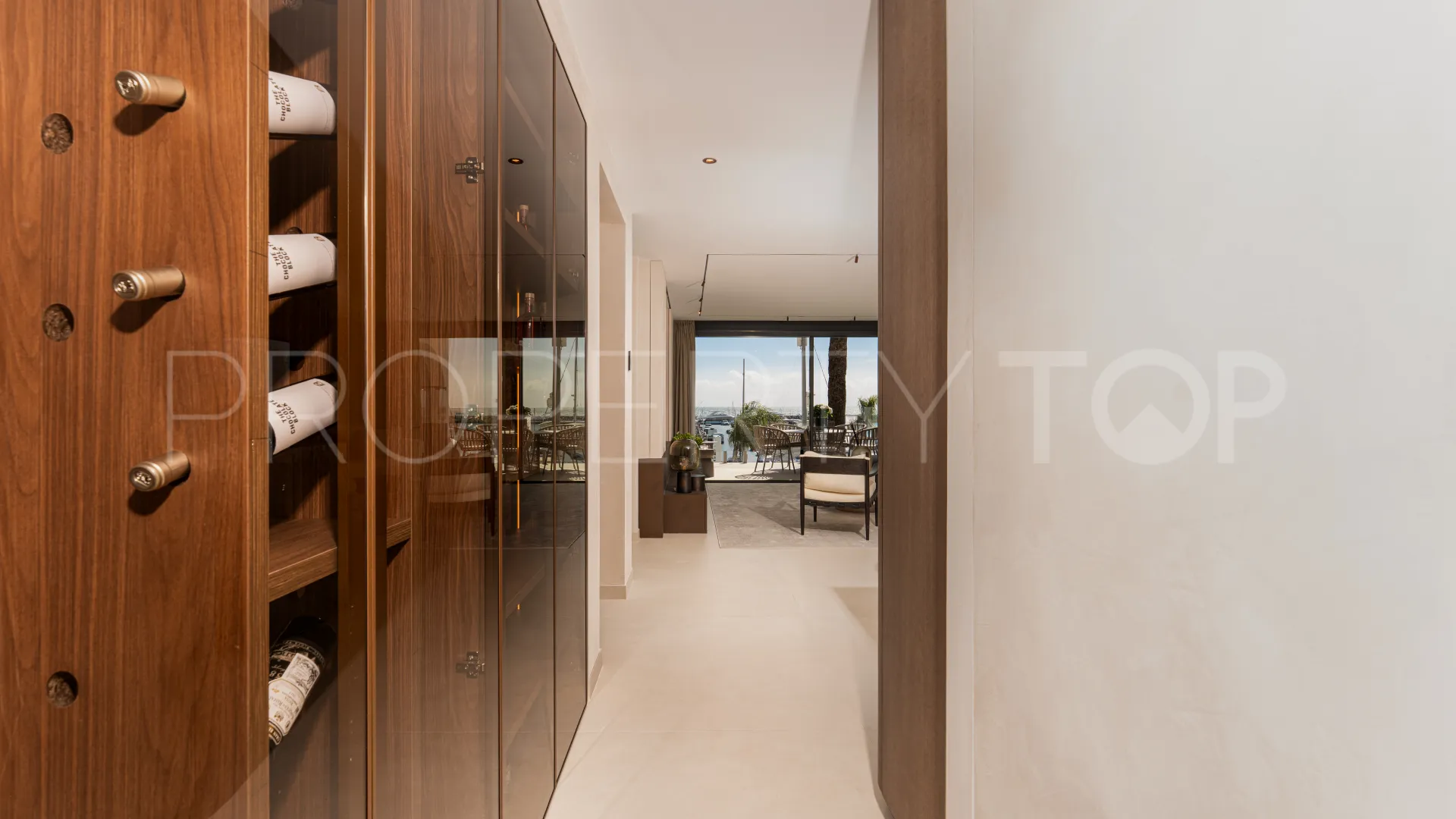 Se vende apartamento de 3 dormitorios en Marbella - Puerto Banus