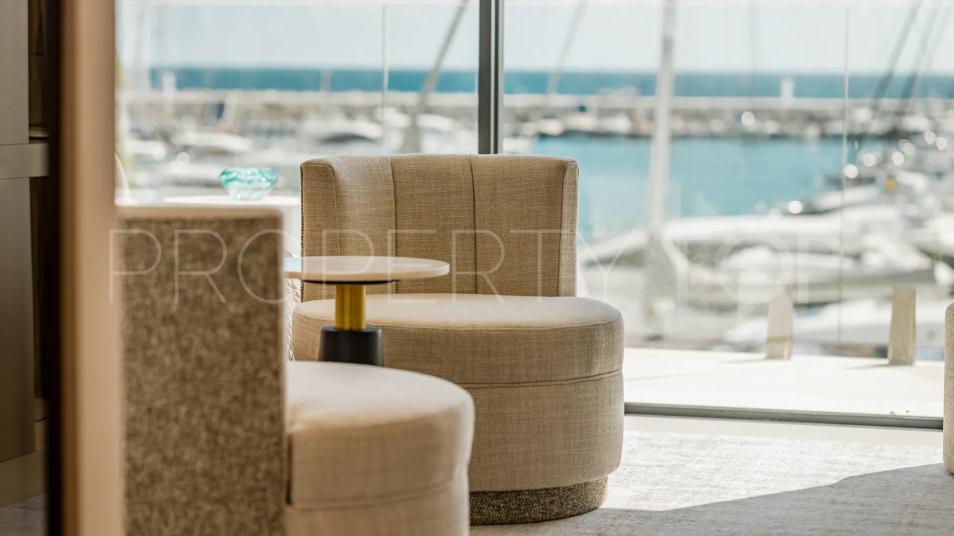 Se vende apartamento de 3 dormitorios en Marbella - Puerto Banus