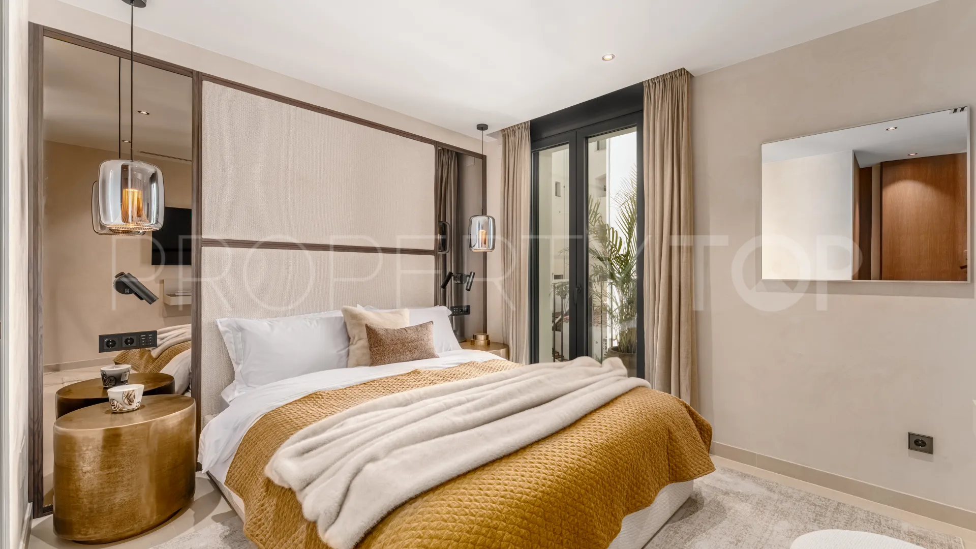 Se vende apartamento de 3 dormitorios en Marbella - Puerto Banus
