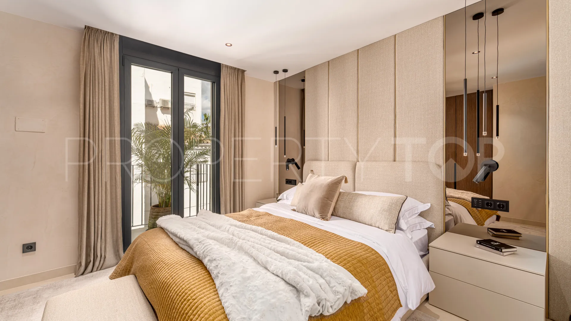 Se vende apartamento de 3 dormitorios en Marbella - Puerto Banus
