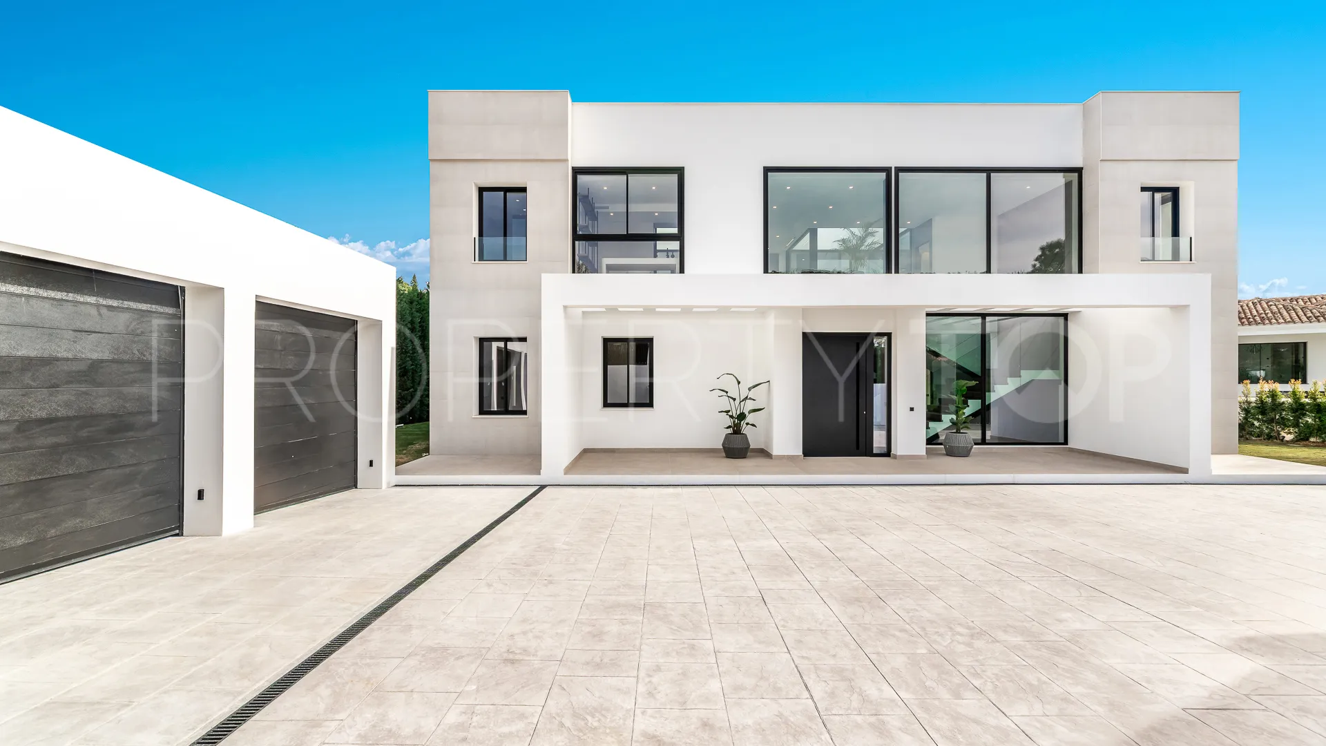 Villa a la venta con 6 dormitorios en El Madroñal