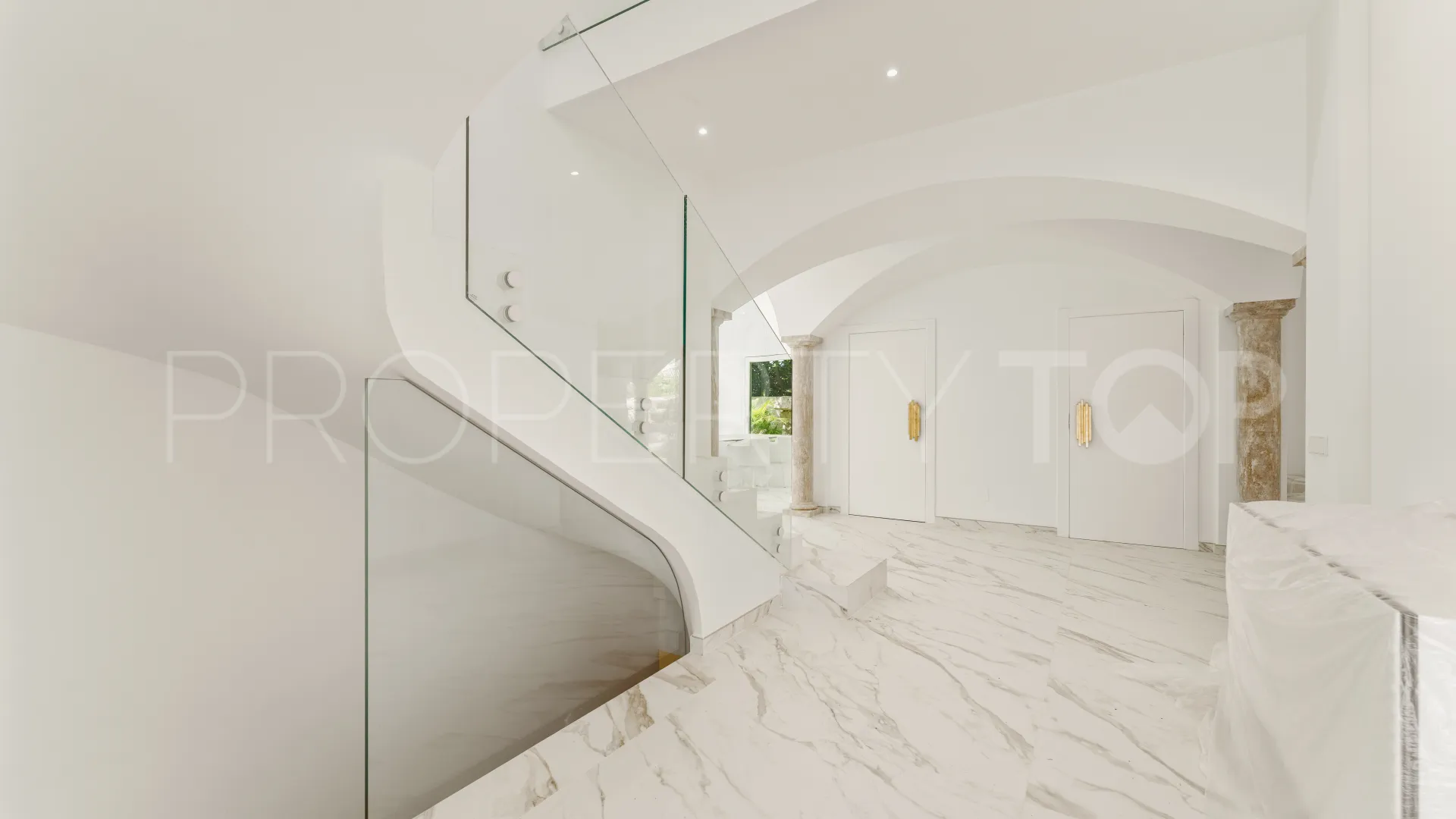 Villa for sale in Los Monteros with 2 bedrooms